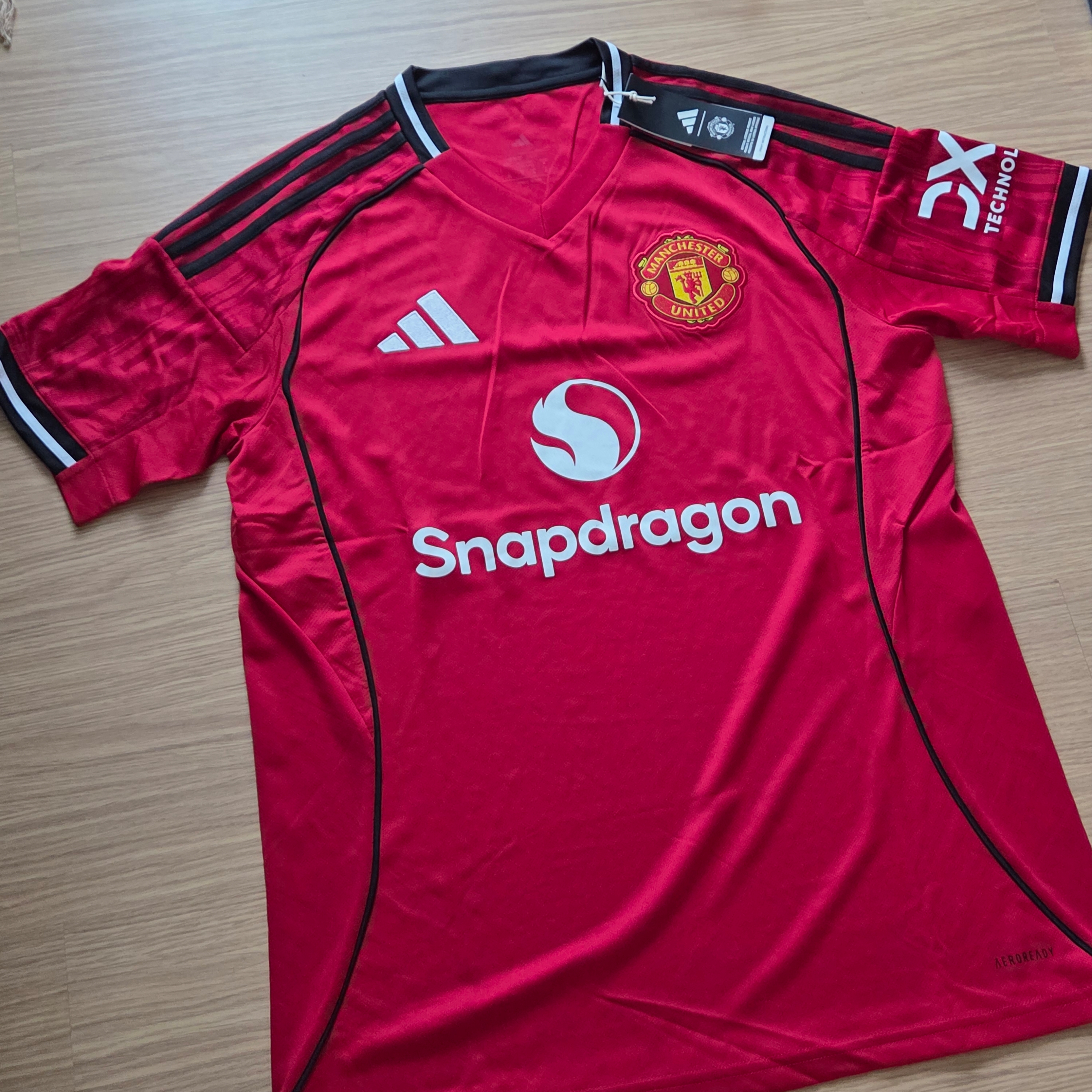 Adidas Manchester United 2025/26 Home Jersey Mufc Red - KR Sizing (Non Marking Ver.) 착용 스타일 - 1