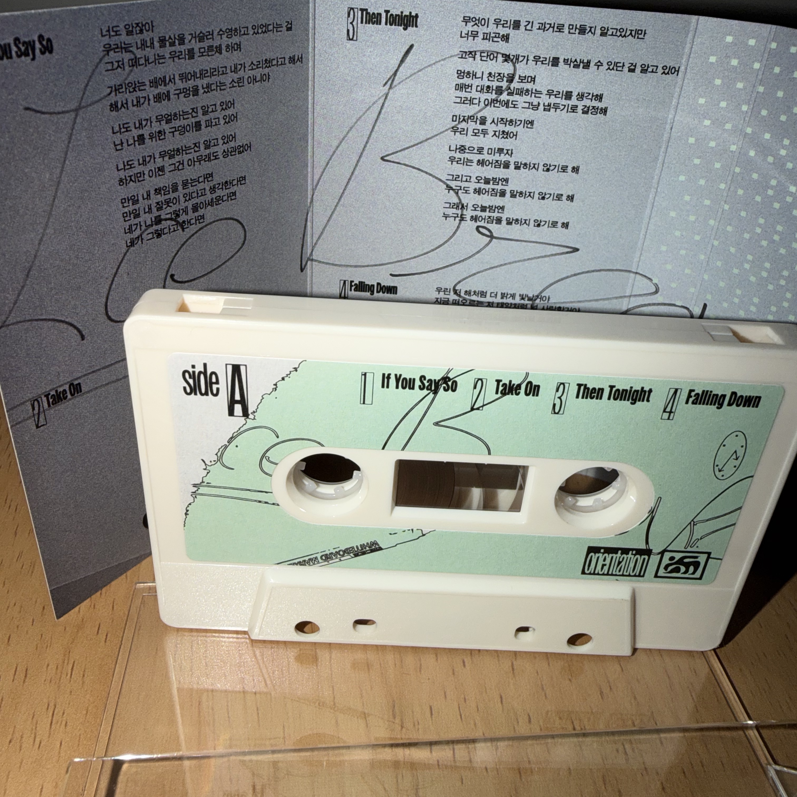 Orientation with LIVE [Cassette] 착용 스타일 - 2