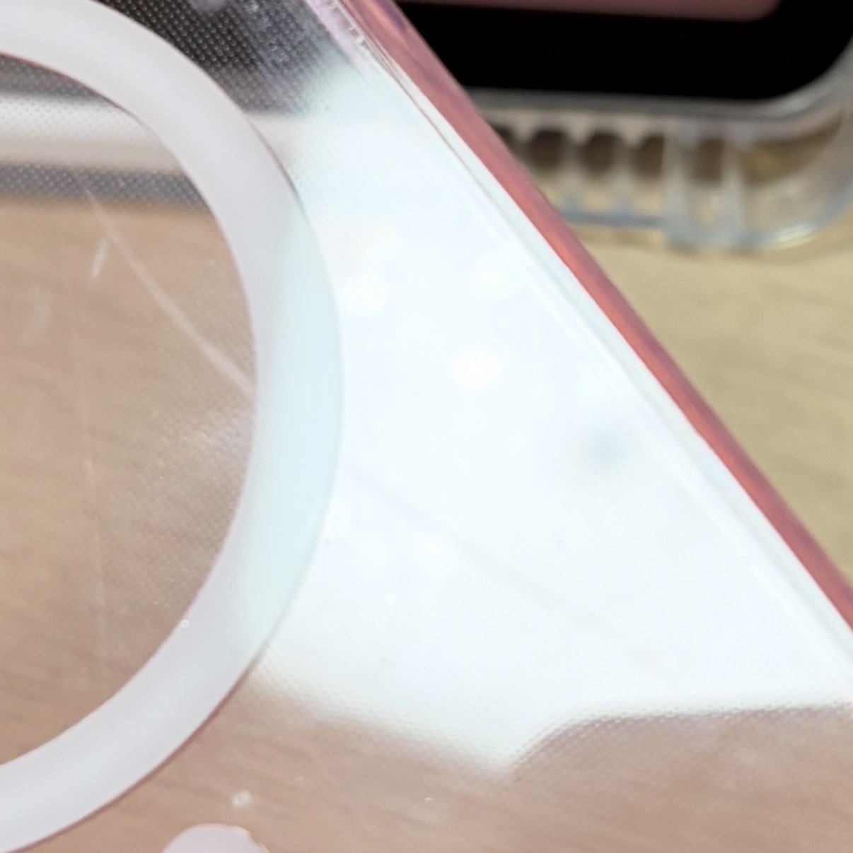 Gragg Magsafe Layers Frame Case - Clear Pink 착용 스타일