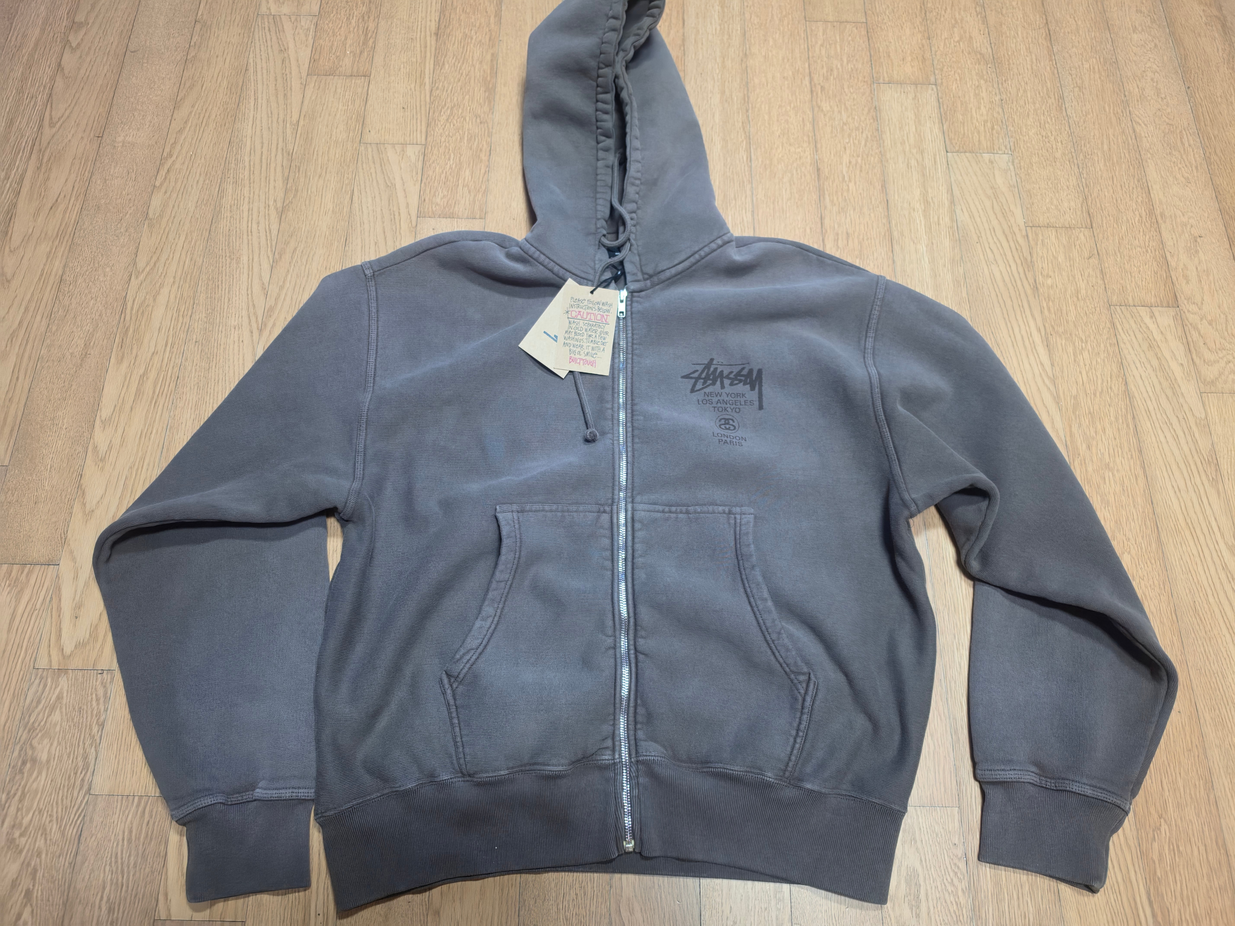 Stussy World Tour Zip Hoodie Sun Faded Brown 착용 스타일 - 1
