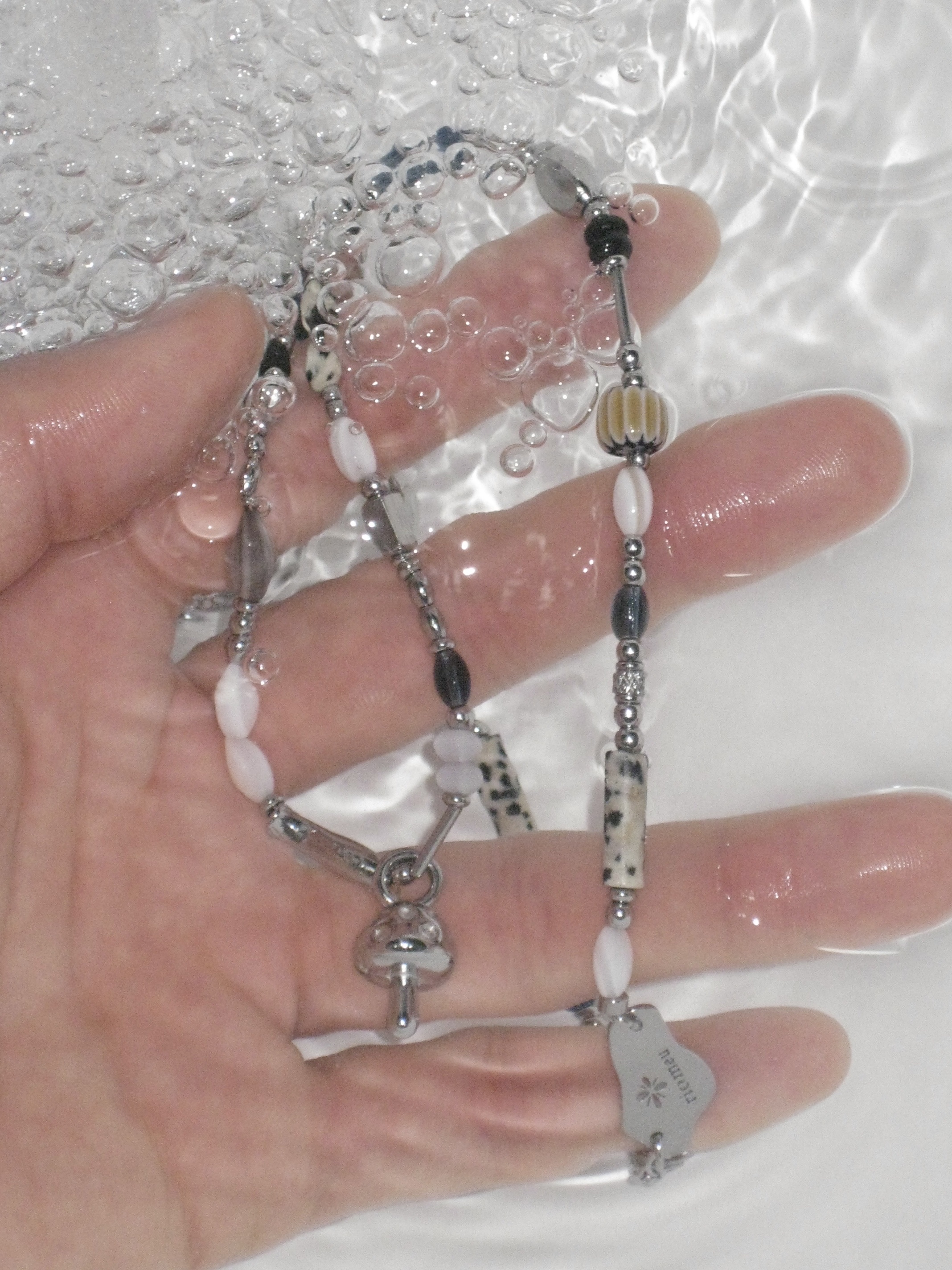 Riomeu Parasola Mushroom Necklace 착용 스타일