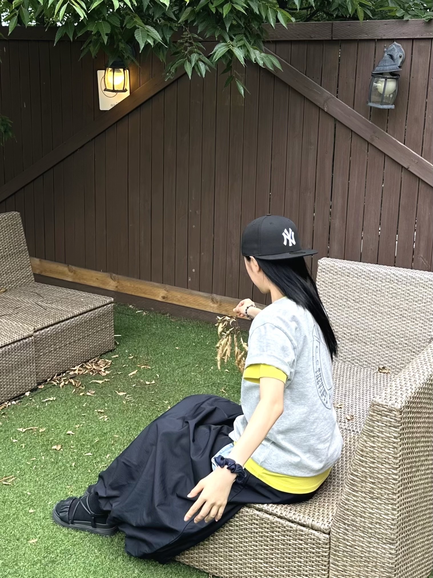 Thevinylhouse Lucky House Tee Grey, New Era MLB New York Yankees Basic 59Fifty Fitted Cap Black White 착용 스타일 - 3