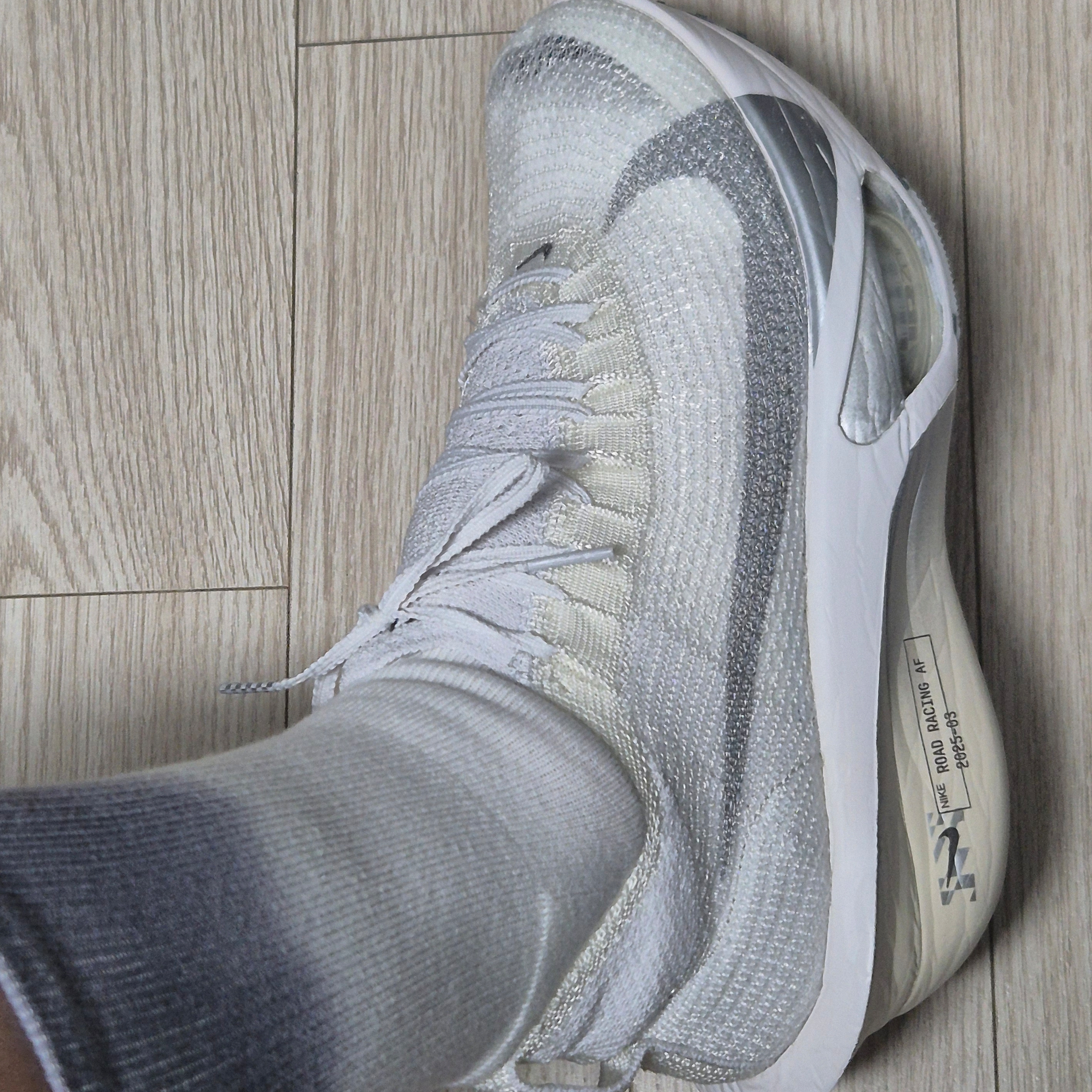Nike Air Zoom Alphafly Next% 3 Platinum Tint Reflect Silver 착용 스타일