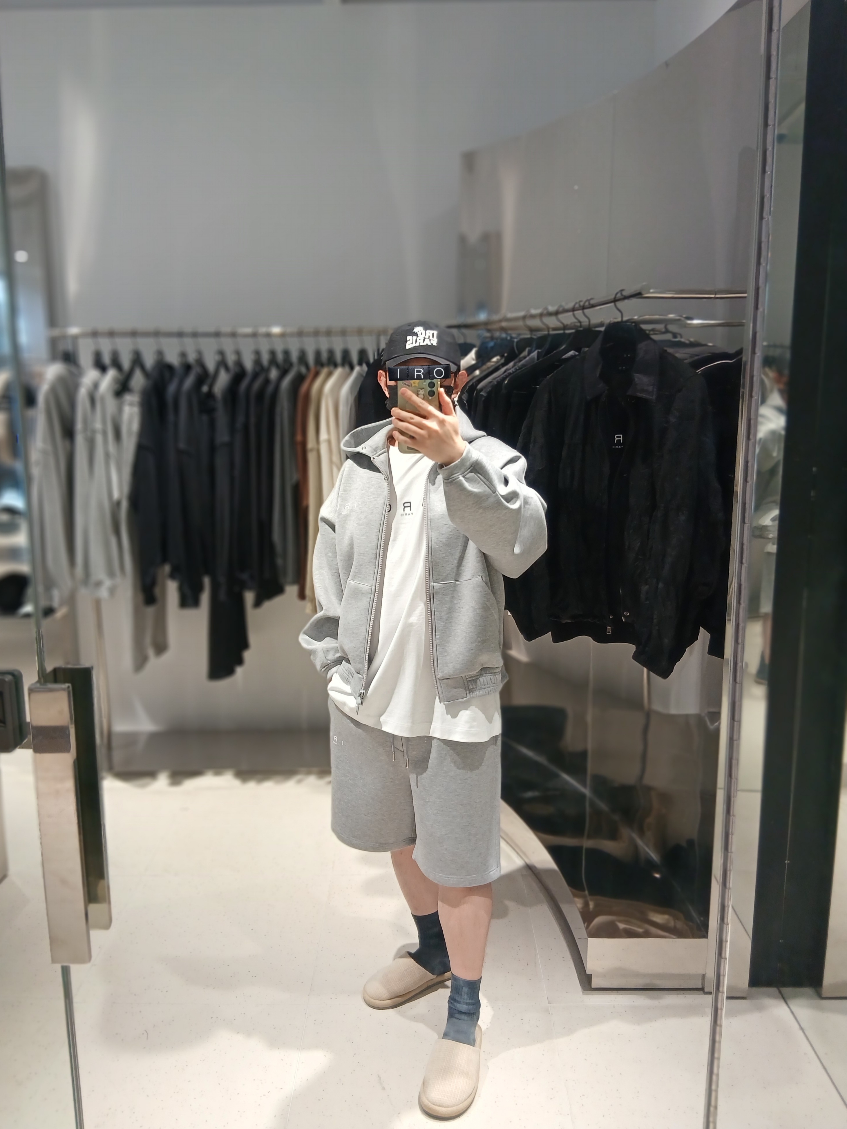 Iro Palmtree Nylon Ball Cap Black, Iro Damage Wide Denim Pants Blue 착용 스타일 - 4