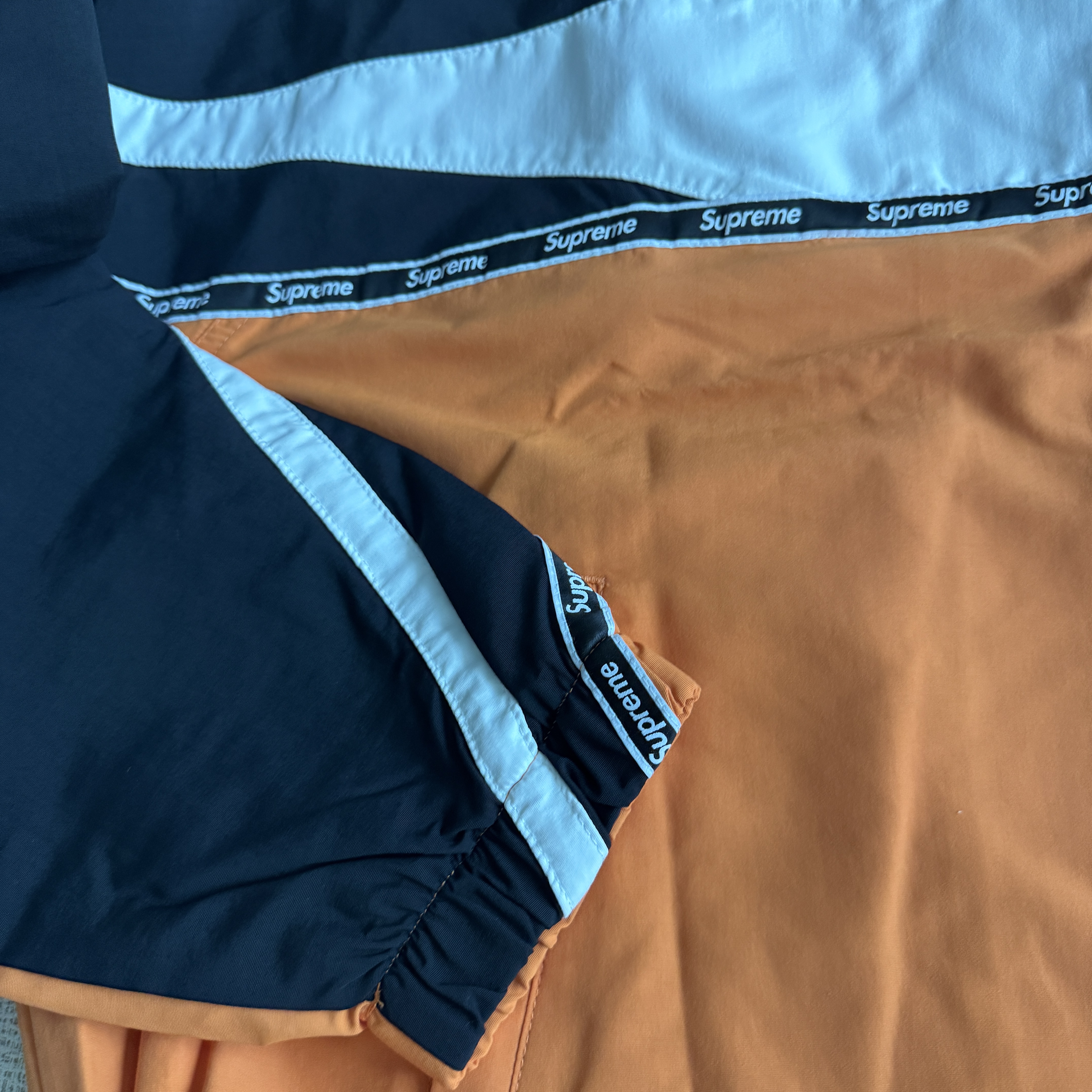 Supreme Logo Taping Track Jacket Orange - 26SS 착용 스타일 - 3