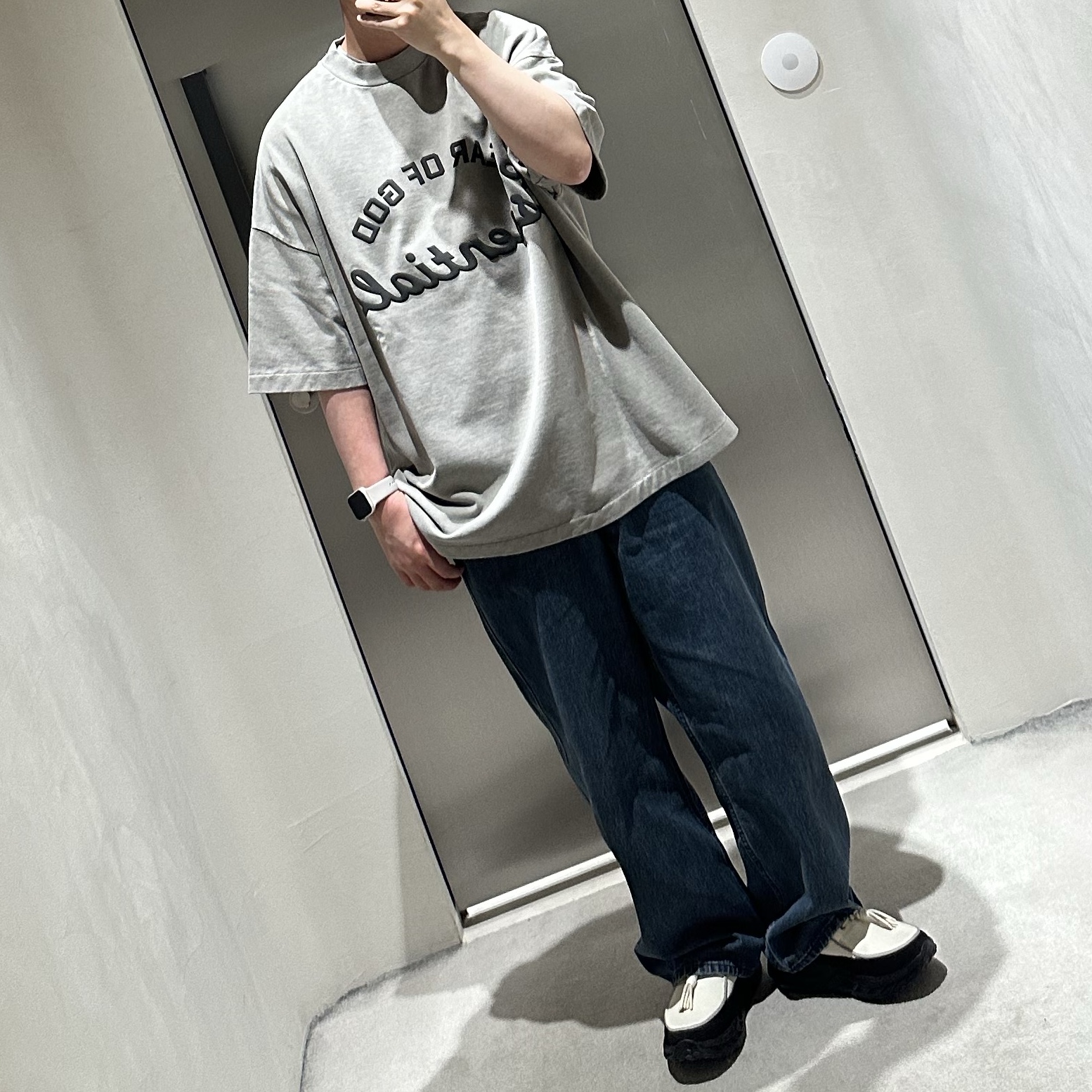 Essentials Training 90s Short Sleeve T-Shirt Faded Seal - 26SS, Hoka Speed Loafer Birch Charcoal Grey 착용 스타일