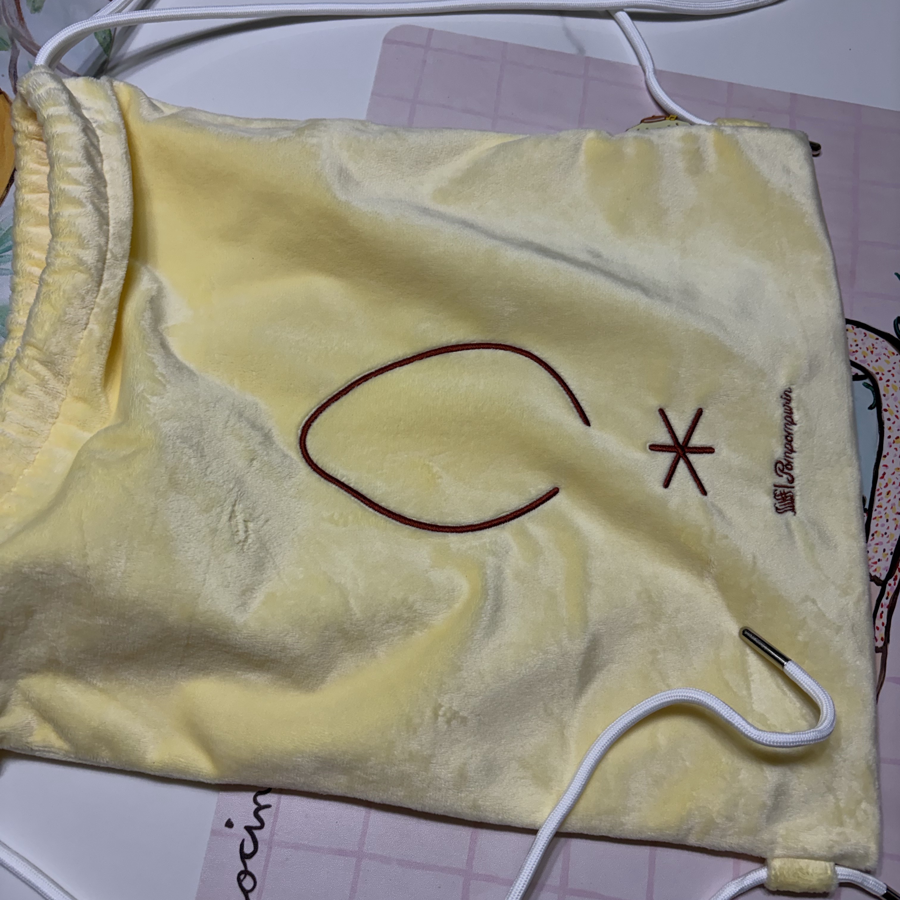 SJF X POMPOMPURIN GYMSACK - YELLOW 착용 스타일 - 1