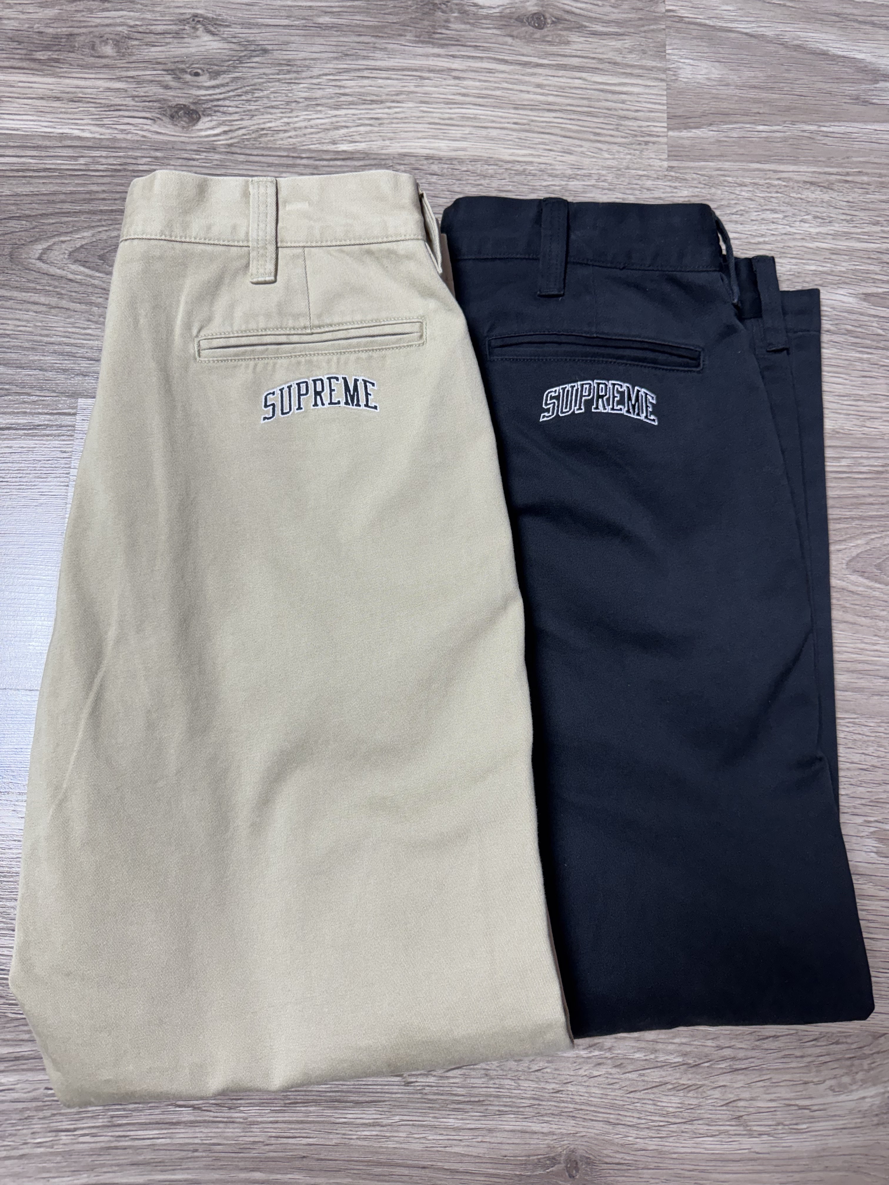 Supreme Chino Pant Tan - 26SS, Supreme Chino Pant Navy - 26SS 착용 스타일