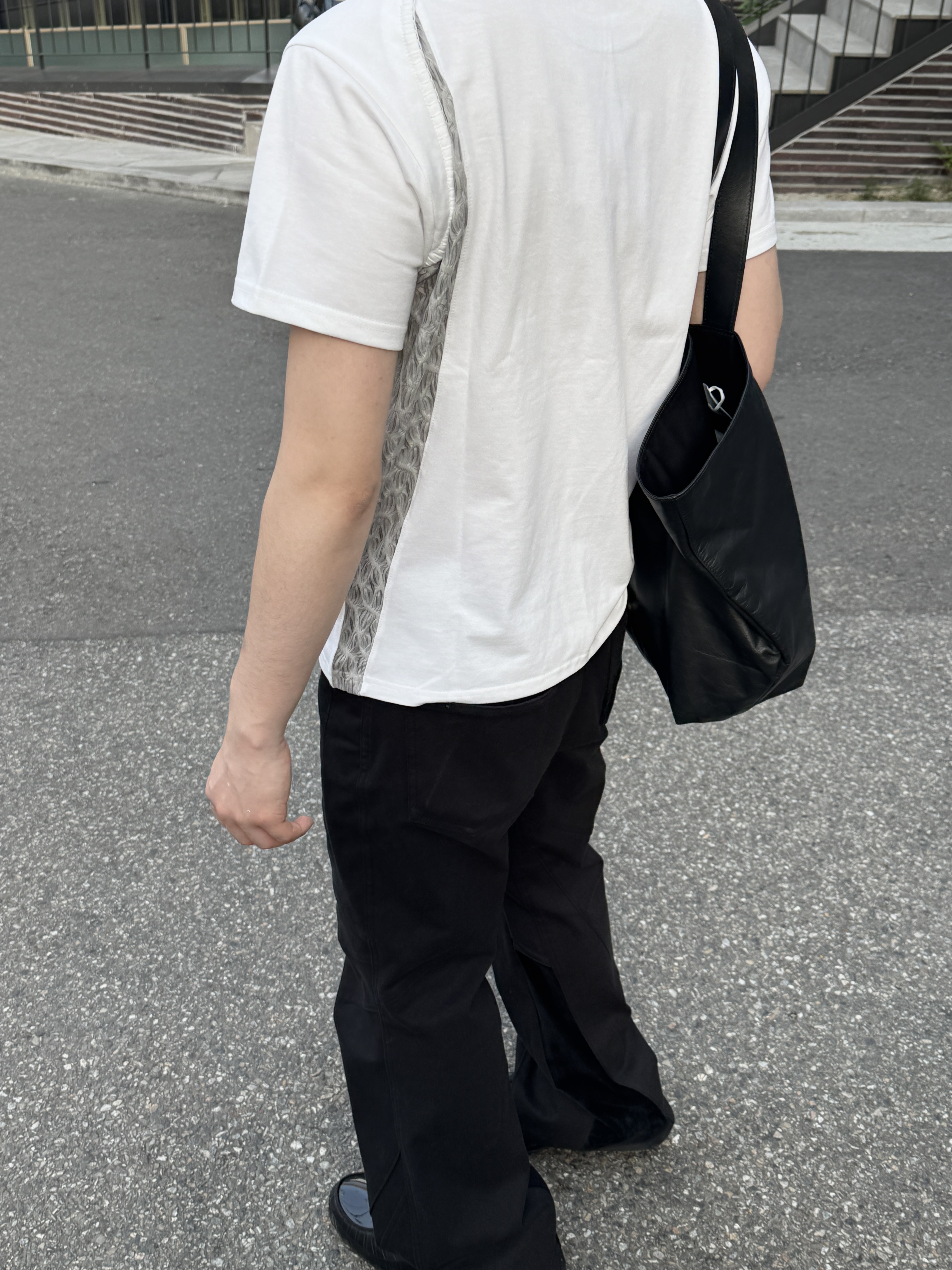 Xlim Ep.7/Sequence 01 T-Shirt White, Xlim Ep.8 05 Trousers Black 착용 스타일 - 2