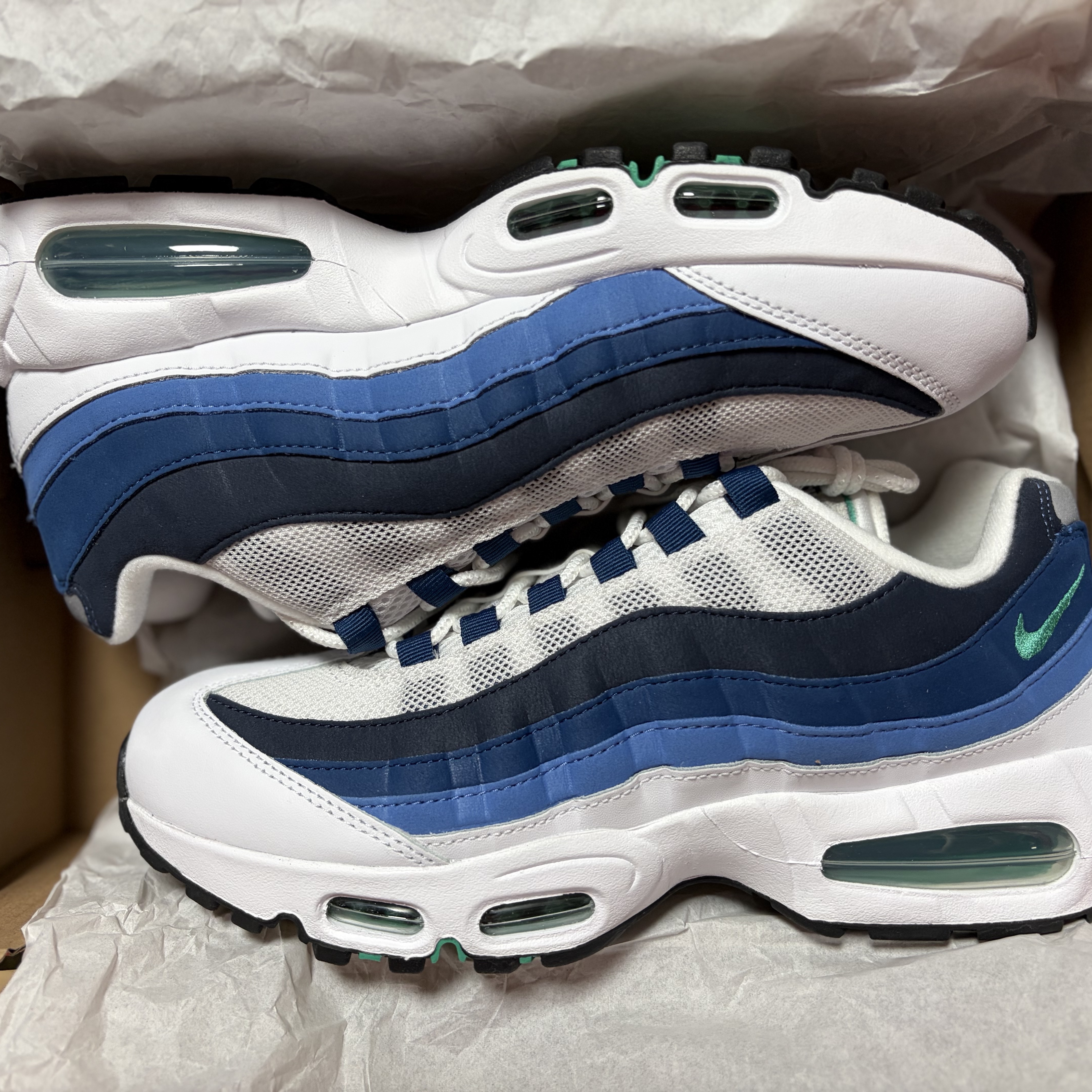 Nike Air Max 95 Big Bubble White Emerald Green 착용 스타일 - 2