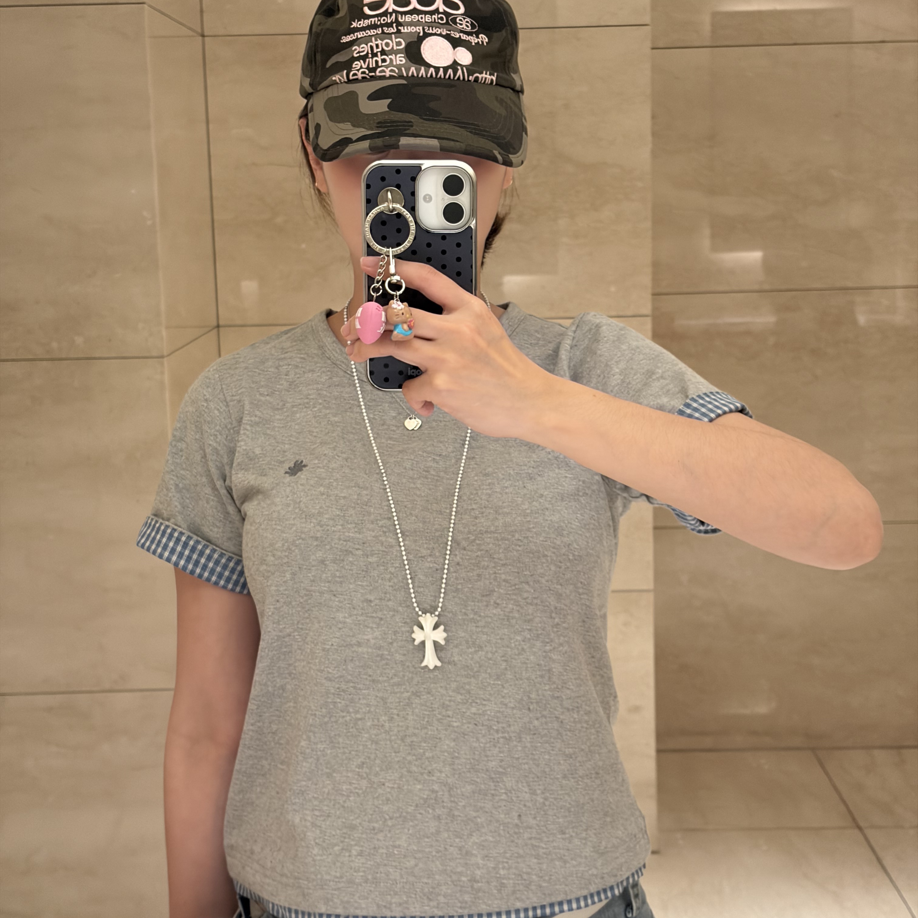 SLOW RECORD HOUSE Layered Check Roll-Up T-Shirt Grey, Chrome Hearts Silichrome CH Cross Pendant White 2022/2023 착용 스타일 - 2