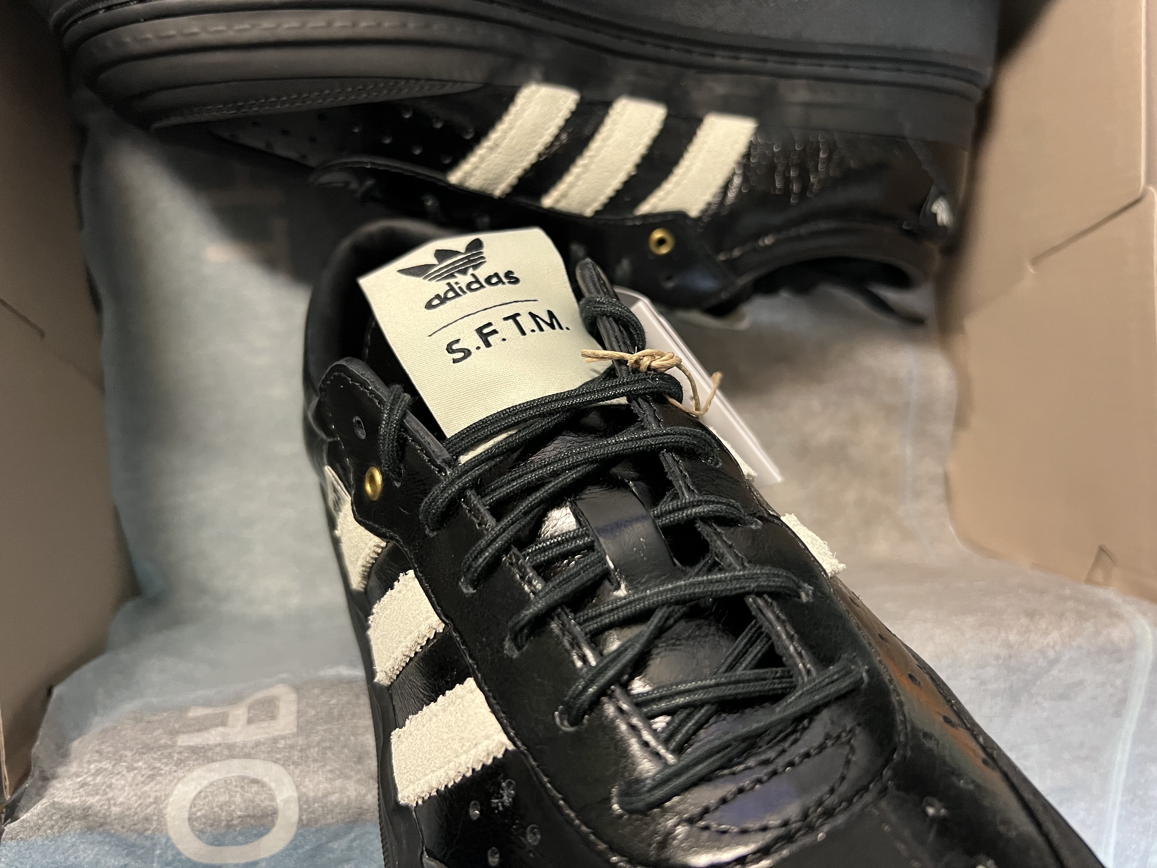Adidas x Song for the Mute 007 Samba LX Freizeit Black 착용 스타일 - 2