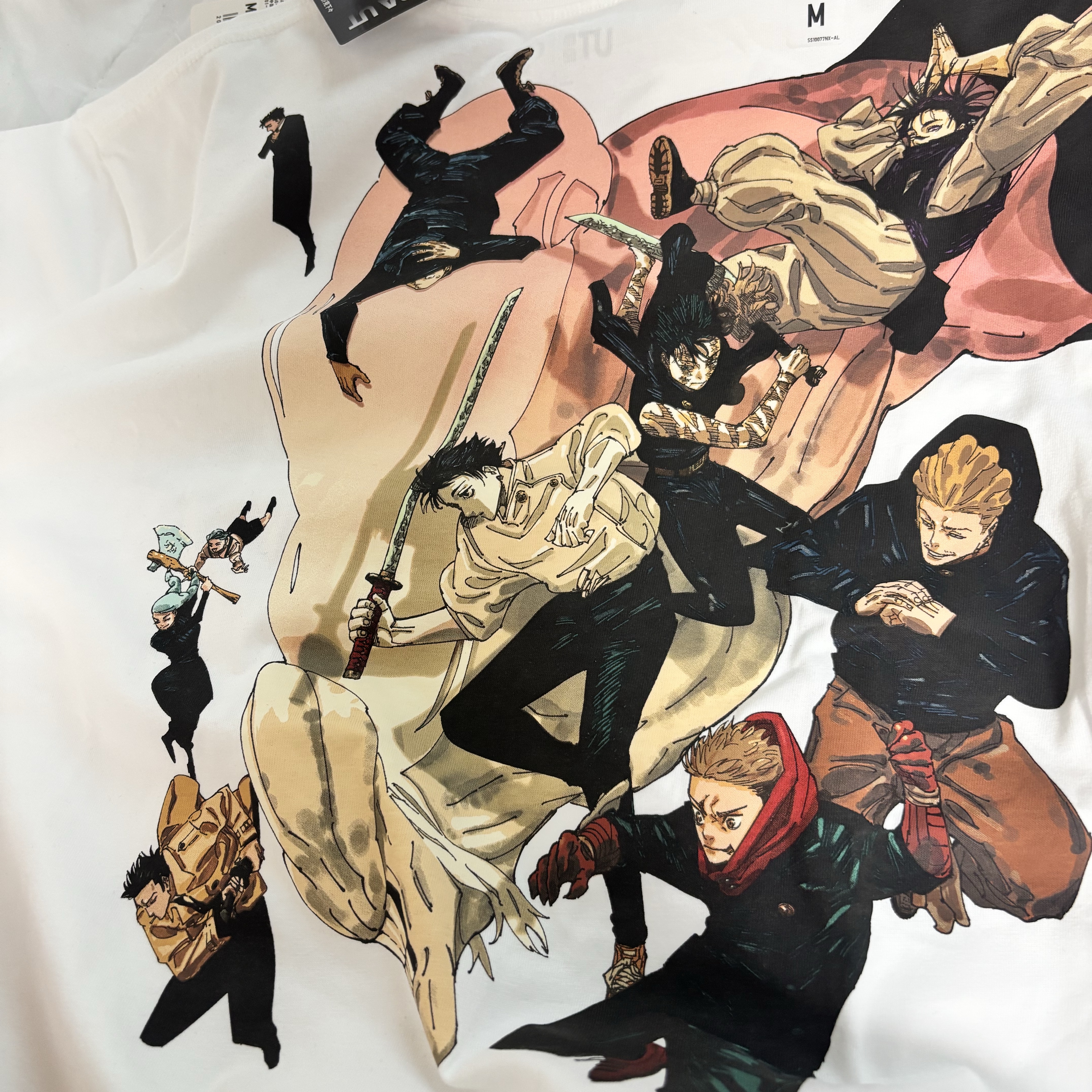 Uniqlo UT Shueisha 100th Anniversary Jujutsu Kaisen T-Shirt White, Nike Dri-Fit Park 7 T-Shirt Black (Bundle of 2) 착용 스타일 - 2