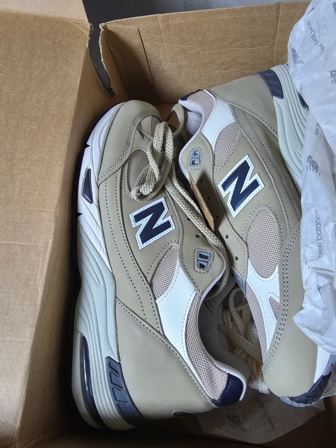 New Balance 991 Made in UK Brown Rice 착용 스타일