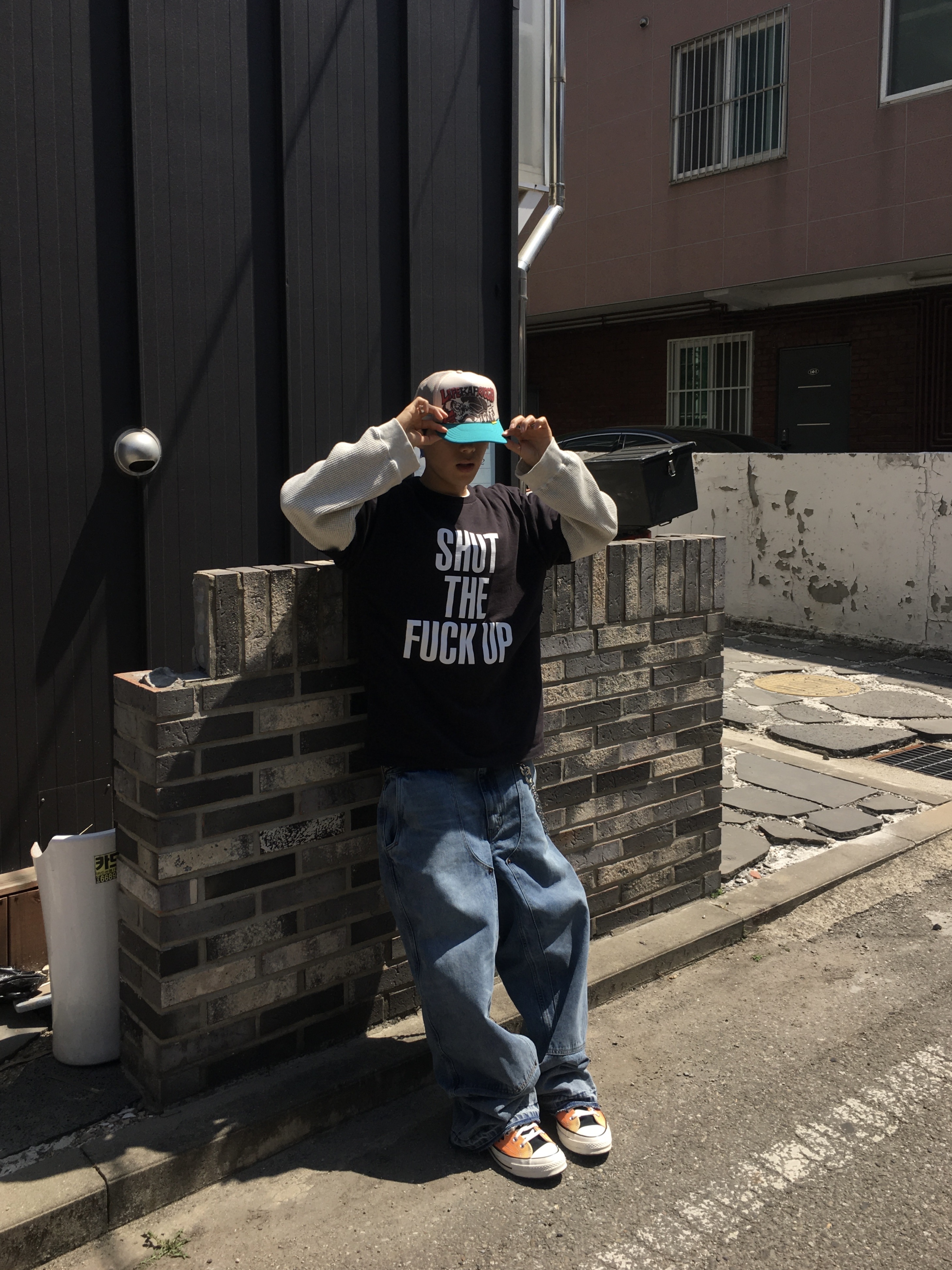 Supreme x Number (N)ine Shut Up Tee Black - 25FW, Converse Chuck 70 Hi Archive Print Flames Black 착용 스타일 - 1