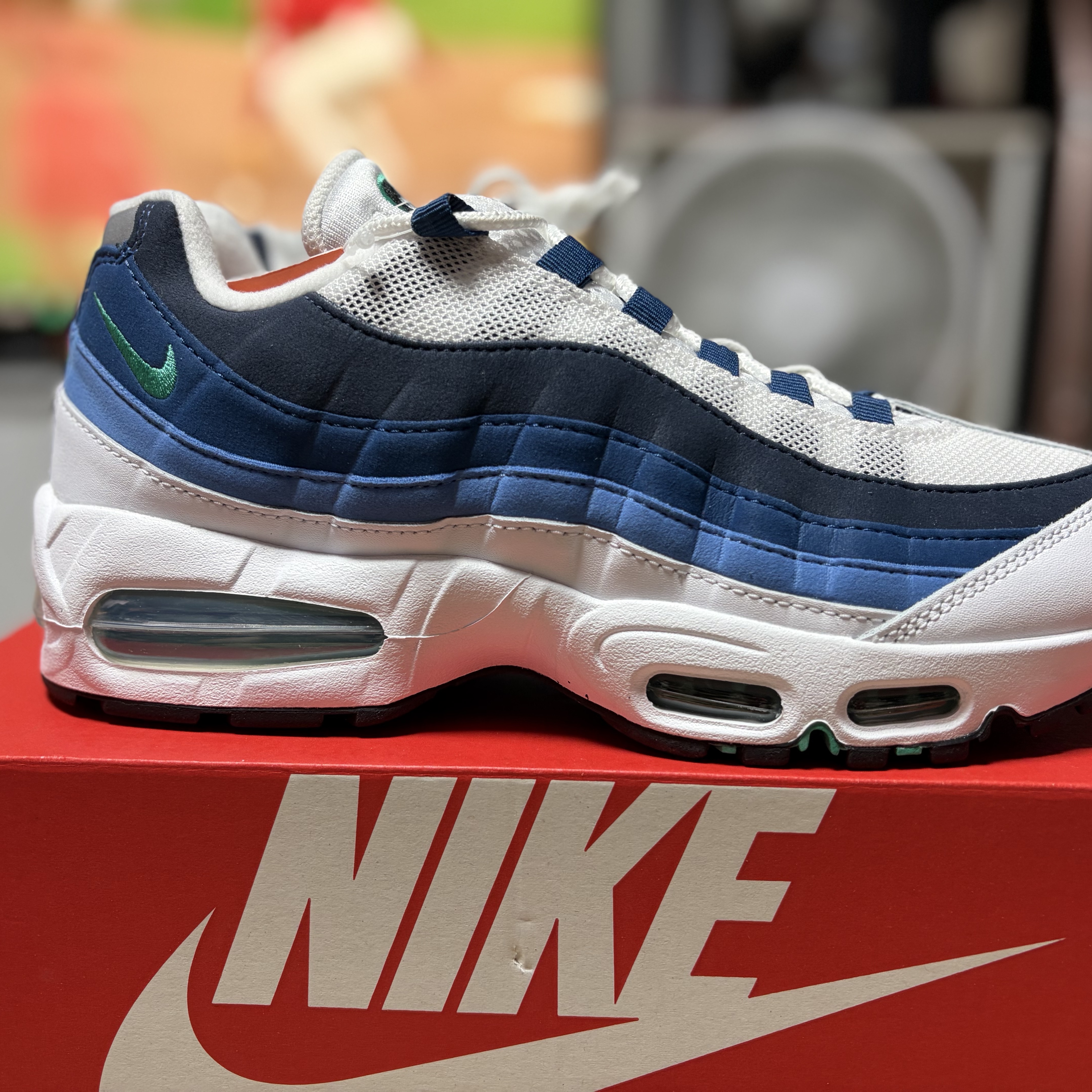Nike Air Max 95 Big Bubble White Emerald Green 착용 스타일 - 3