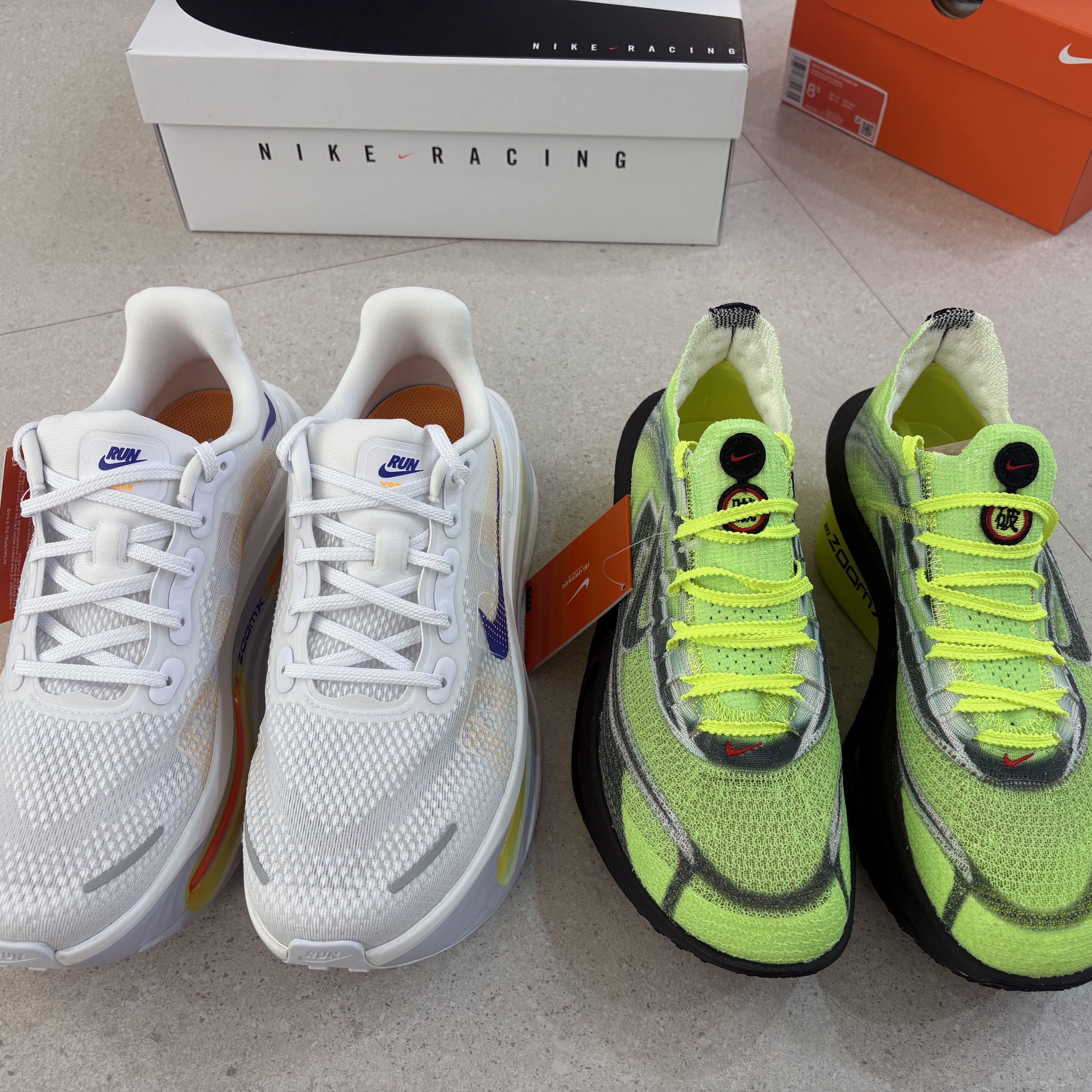 Nike Air Zoom Alphafly Next% 3 Multicolor Volt, Nike Vomero Premium White Total Orange 착용 스타일 - 6