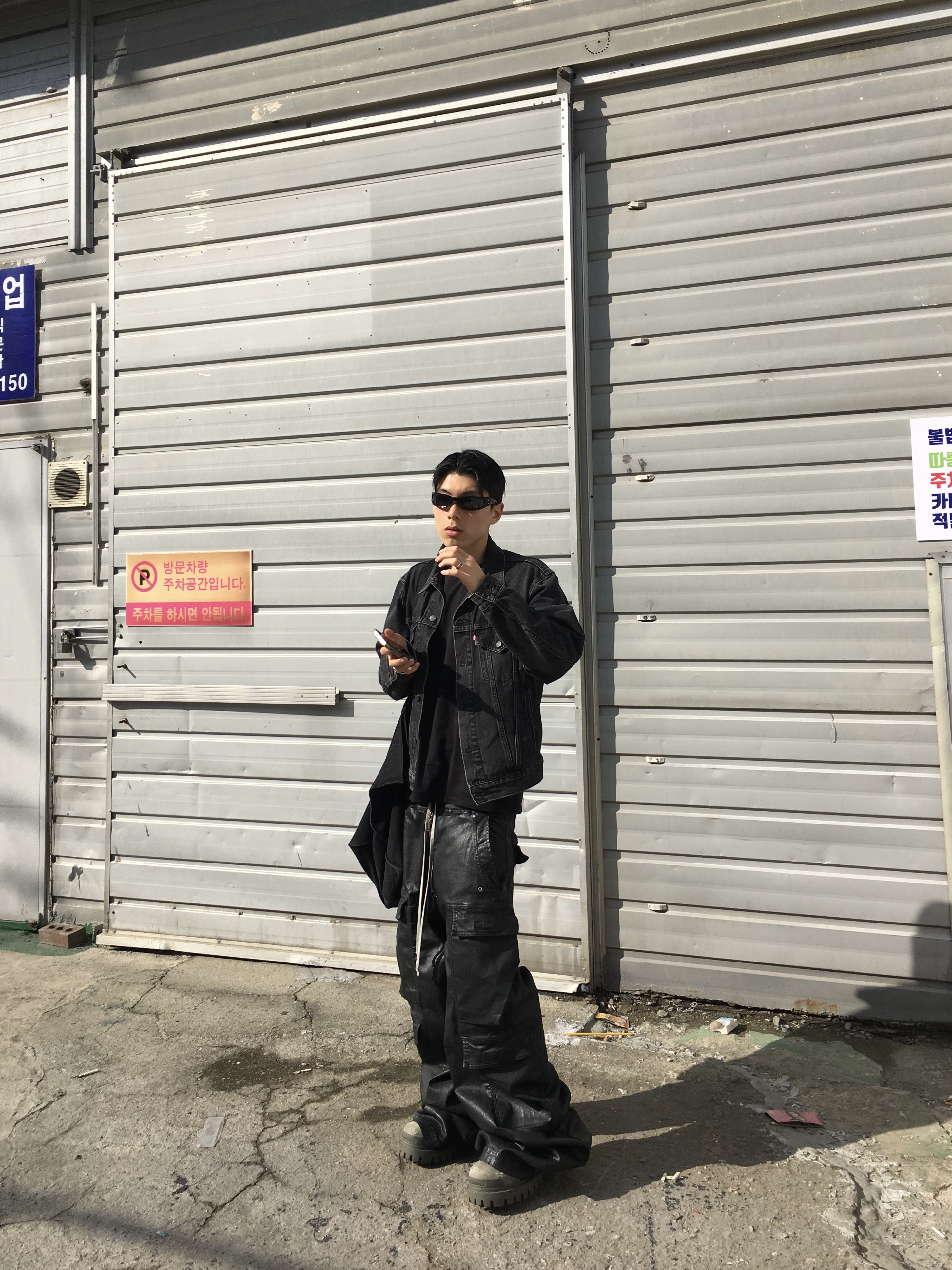 Levi’s x Undercover UC1E9203 Jacket Black, Rick Owens Porterville Denim Double Cargo Jumbo Belas Pants Black Wax 착용 스타일 - 1