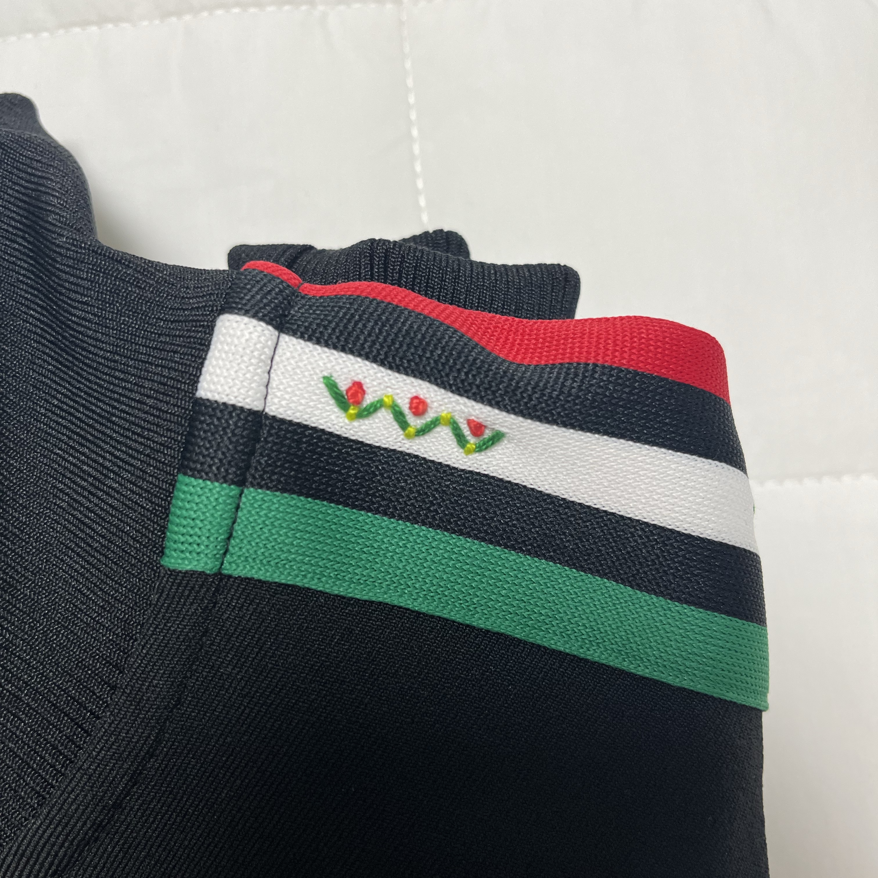 Adidas x Someone Somewhere Mexico Top Black - KR Sizing (Non Marking Ver.), Adidas Spain 2026 Away Jersey Off White - US Sizing (Non Marking Ver.) 착용 스타일 - 4