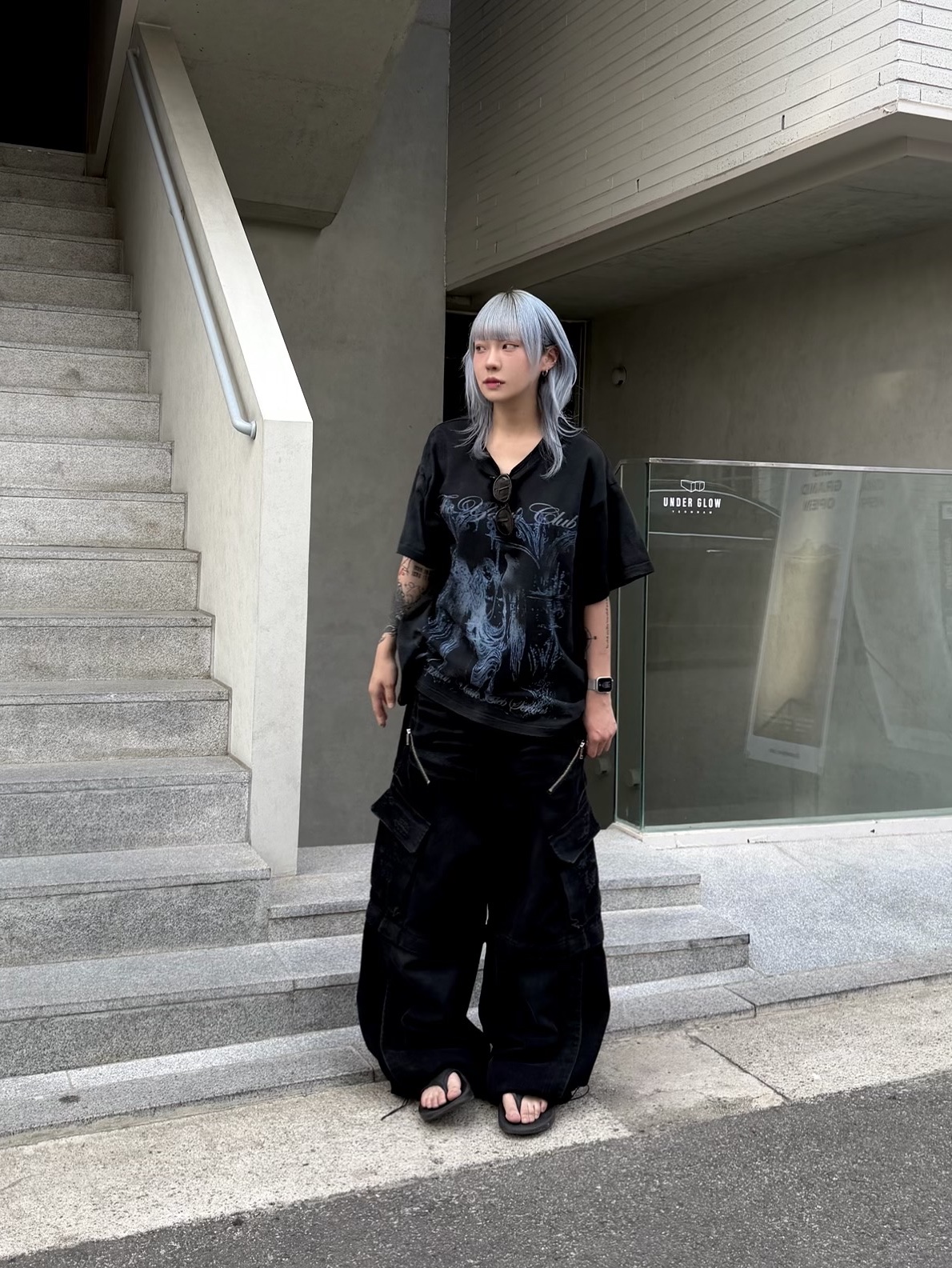 Oofos OOriginal Black 착용 스타일 - 3