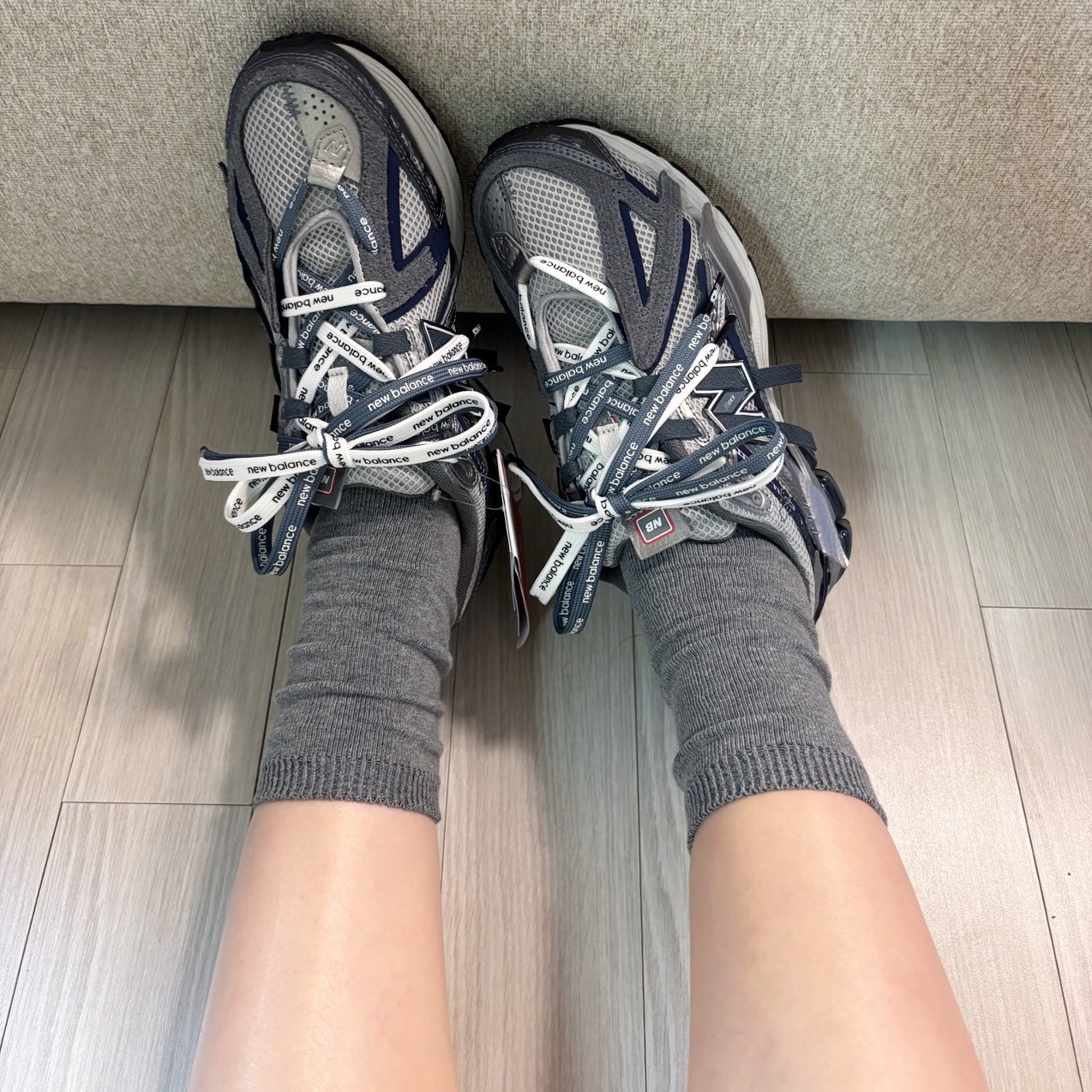 New Balance 1906A Grey Midnight - D Standard 착용 스타일 - 2