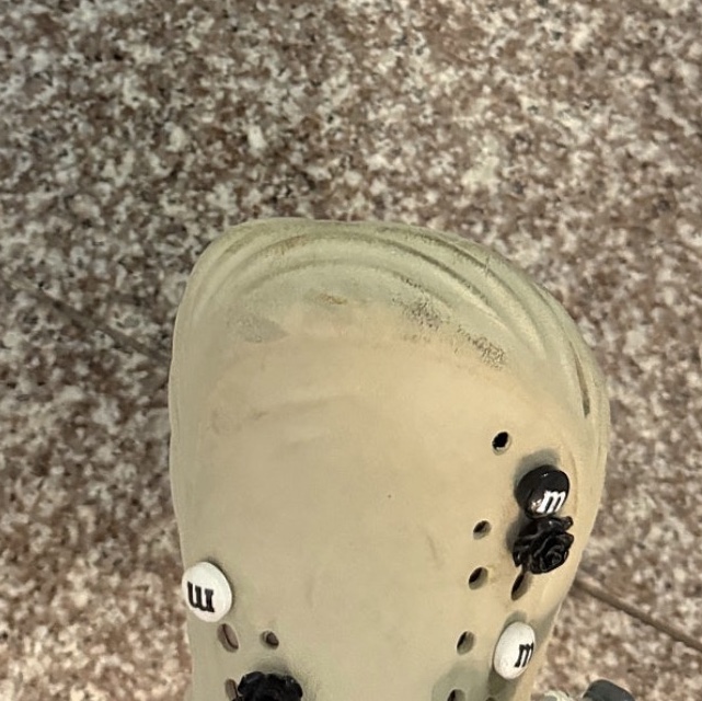 Crocs Echo Clog Bone Black 착용 스타일