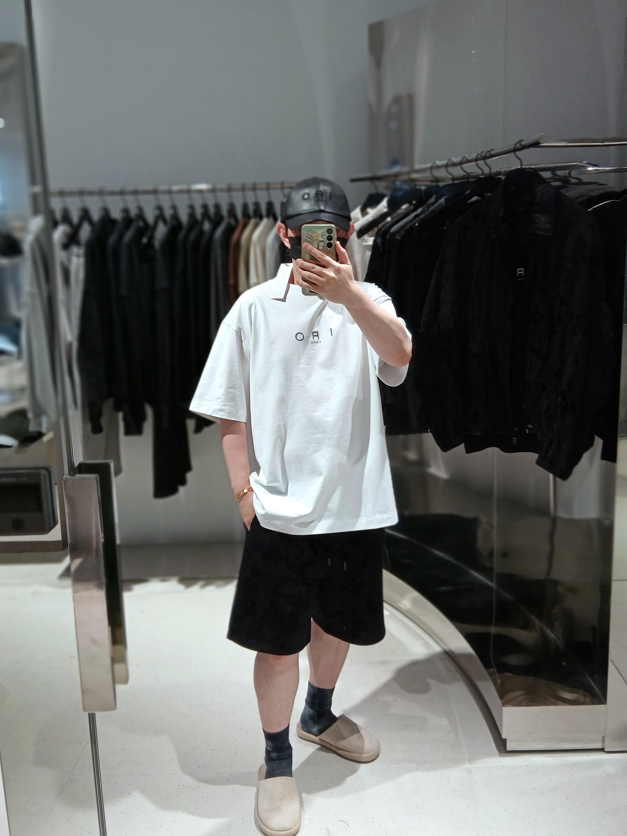 Iro Basic Logo Cotton Ball Cap Pink, IRO Sable Pigment Logo T-Shirt White 착용 스타일 - 1