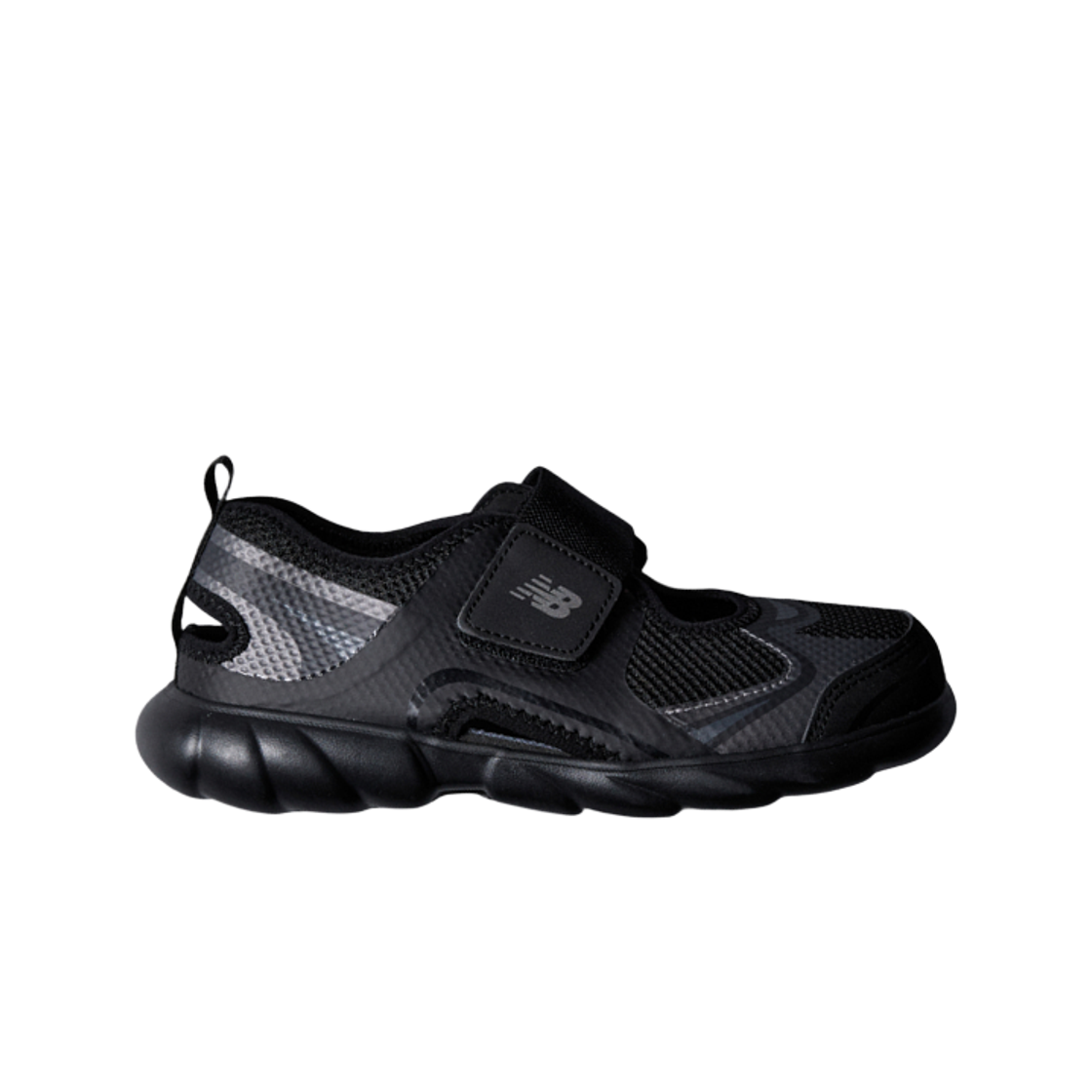 (키즈) 뉴발란스 프리들 920 씬 & 무브 샌들 모션 블랙((Kids) New Balance Freedle 920 Thin & Move Sandal Motion Black)