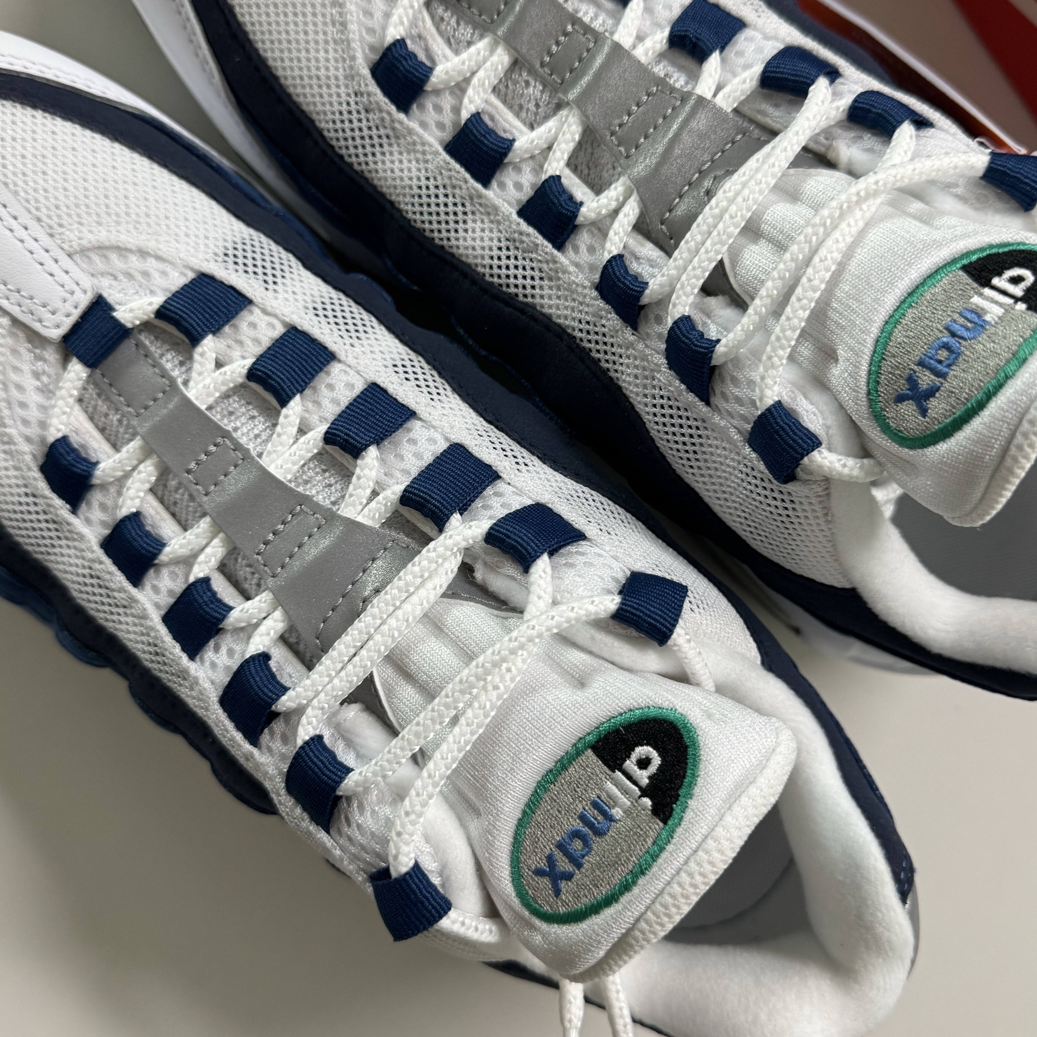 Nike Air Max 95 Big Bubble White Emerald Green 착용 스타일 - 2
