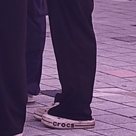 Crocs Bayaband Clog White Navy 착용 스타일