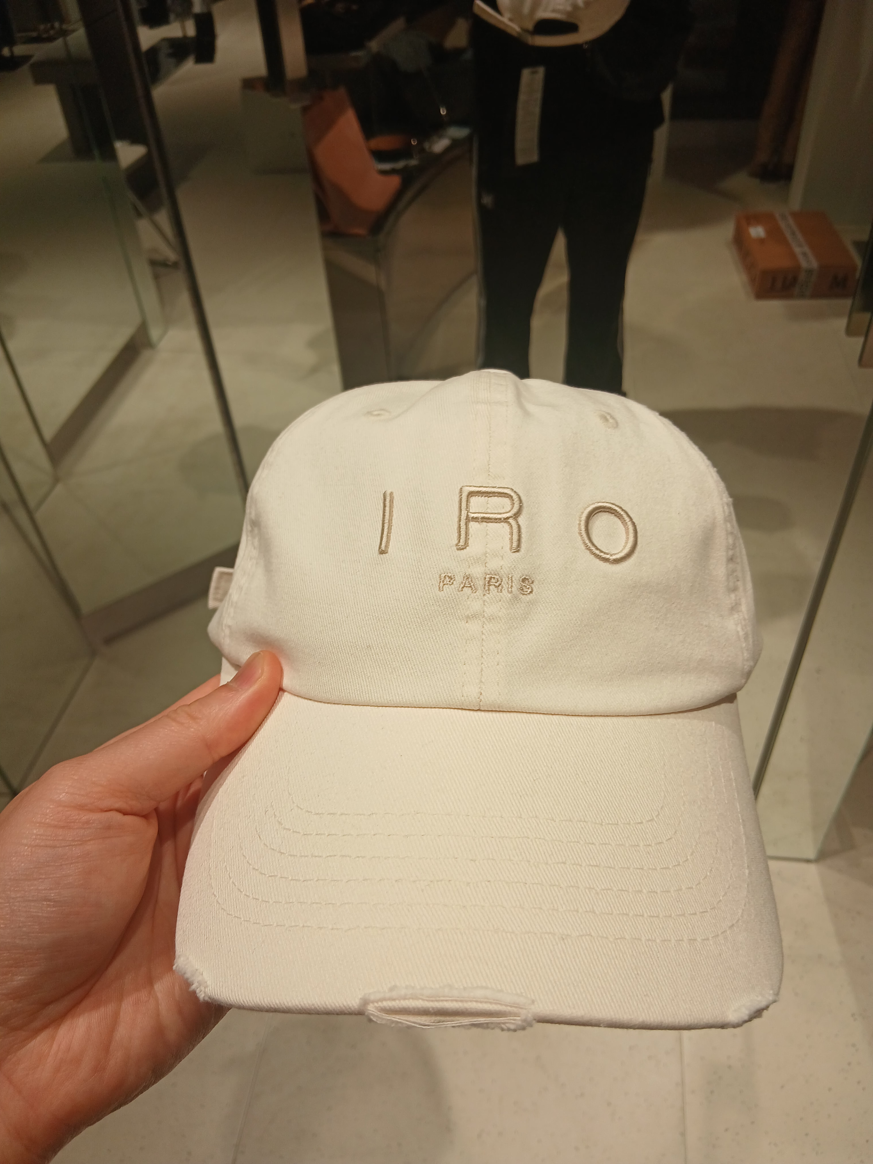 IAB Studio Basic T-Shirt Black White, IAB Studio T-Shirt Black White 착용 스타일 - 2
