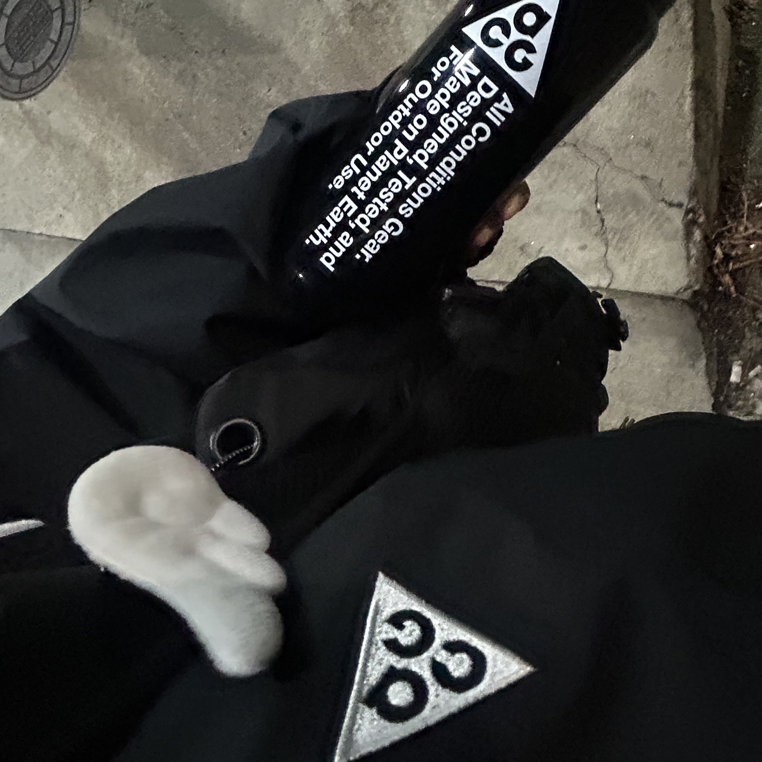 Nike ACG Storm-Fit ADV Cascade Rains Full Zip Jacket Black - Asia, Nike ACG Renew Recharge Chug Graphic Bottle 710ml Black 착용 스타일