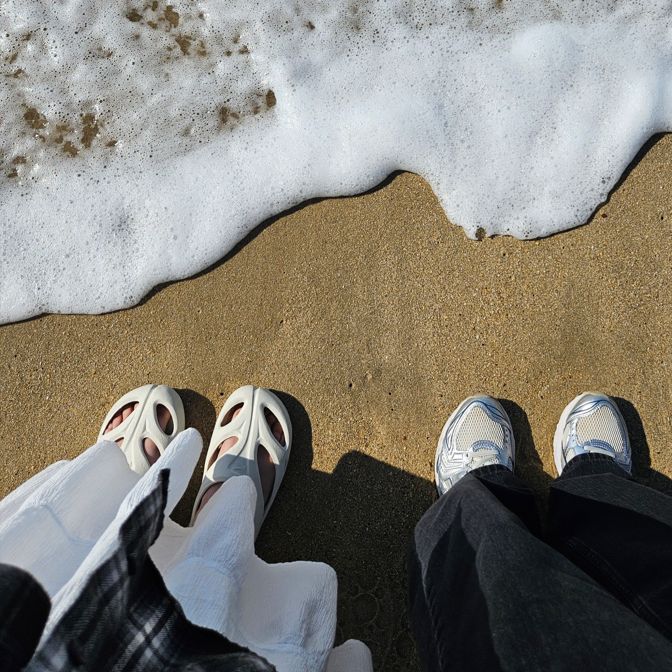 (W) Keen Shanti Clog White Latte 착용 스타일