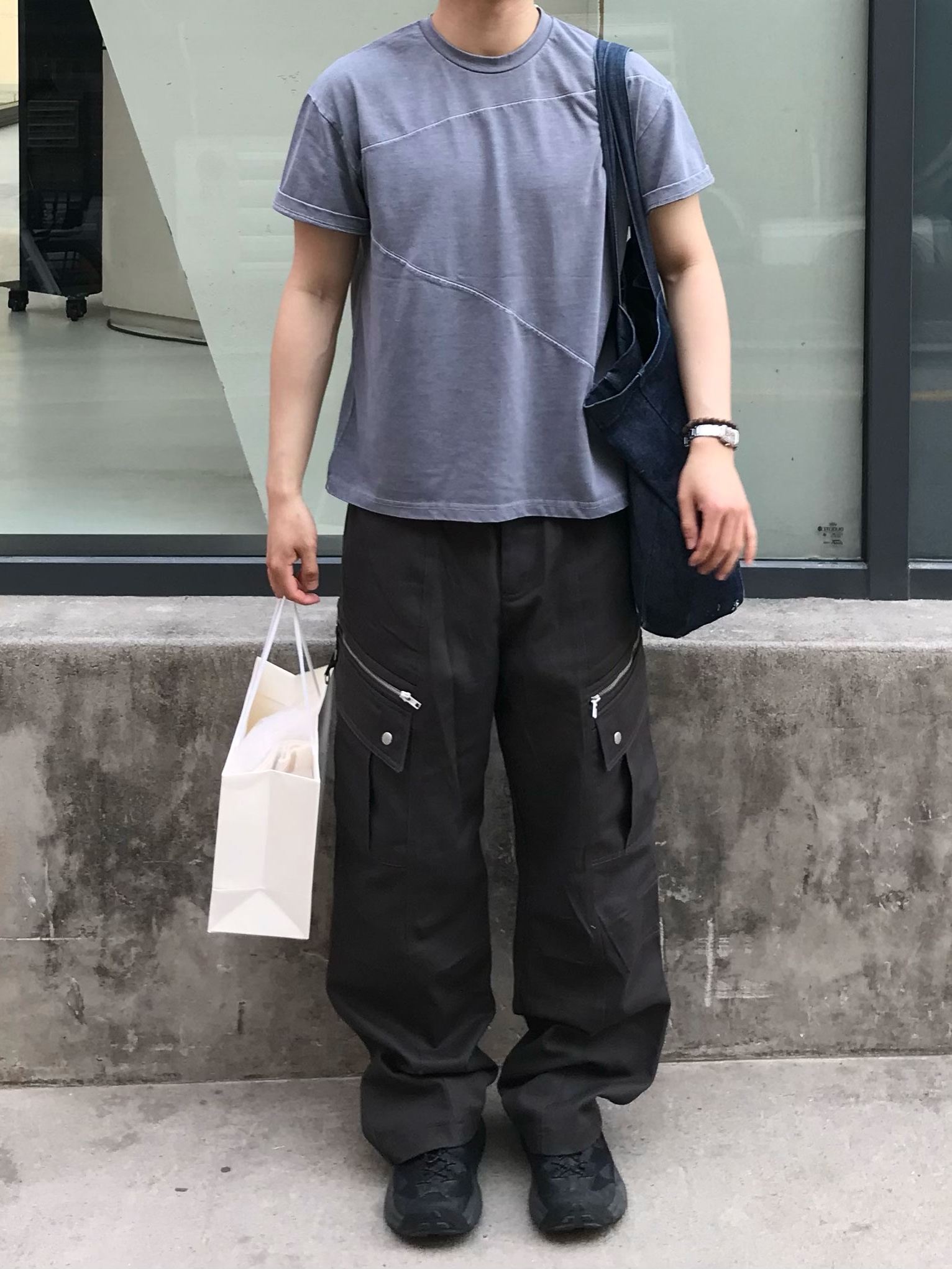 Hoka Hopara 2 Black, A.P.C. Daniela Shopping Bag Indigo 착용 스타일 - 8