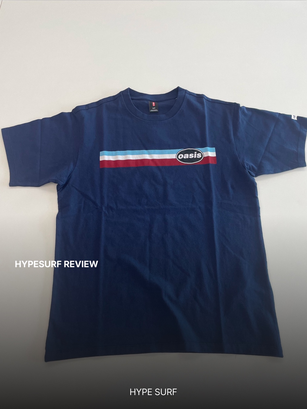 Levi's x Oasis Oval Logo T-Shirt Navy 착용 스타일 - 3