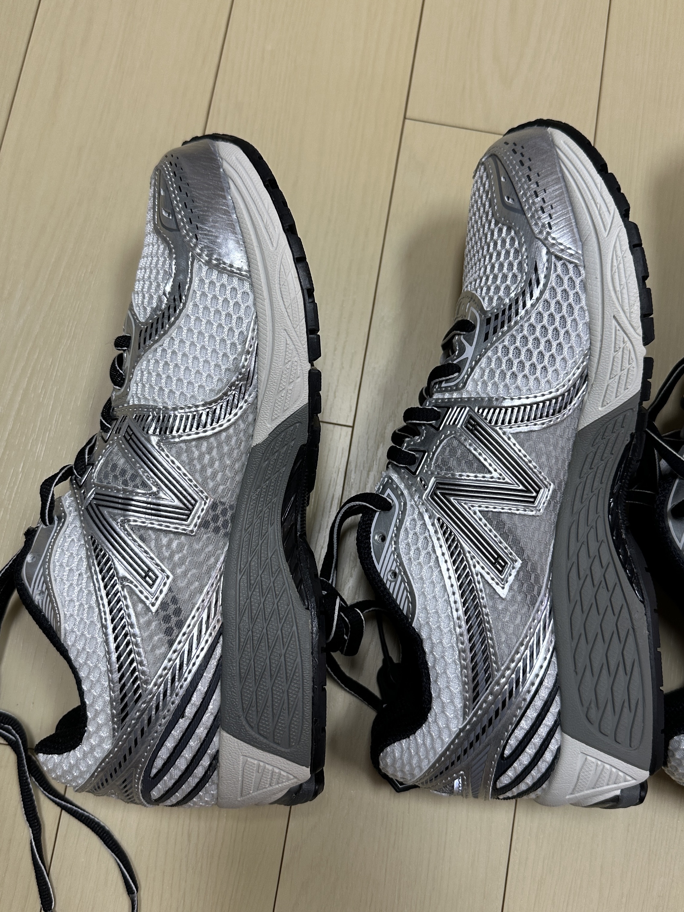 New Balance 860v2 Optic White 착용 스타일 - 7
