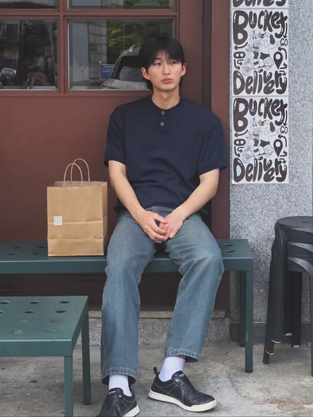 Knitted Shelron Cooling Single Crop Henly-Neck Knit Navy 착용 스타일 - 2