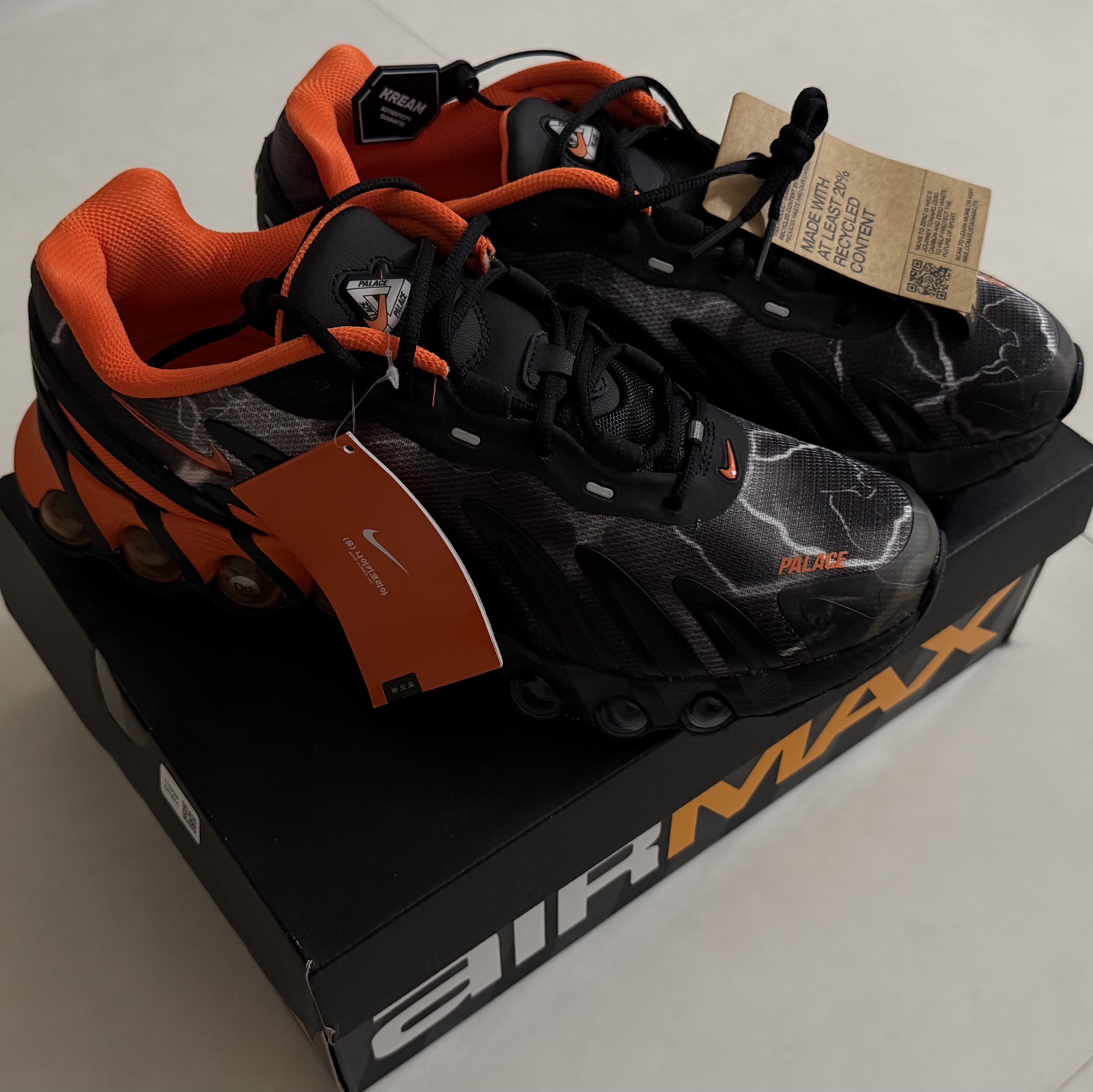 Nike x Palace Air Max Dn8 Black Safety Orange 착용 스타일 - 2
