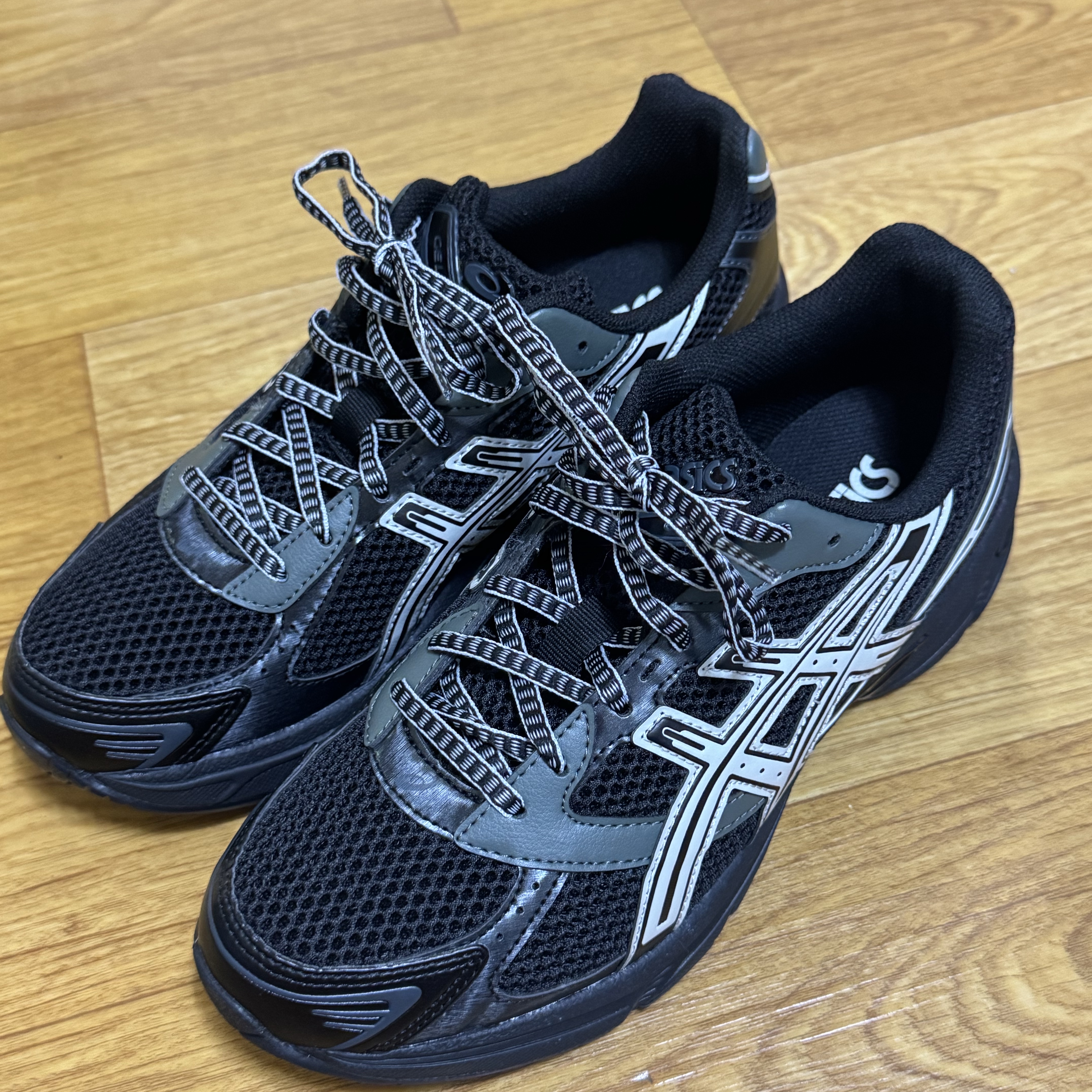 Asics Gel-1130 Black Glacier Grey - Folder Exclusive 착용 스타일