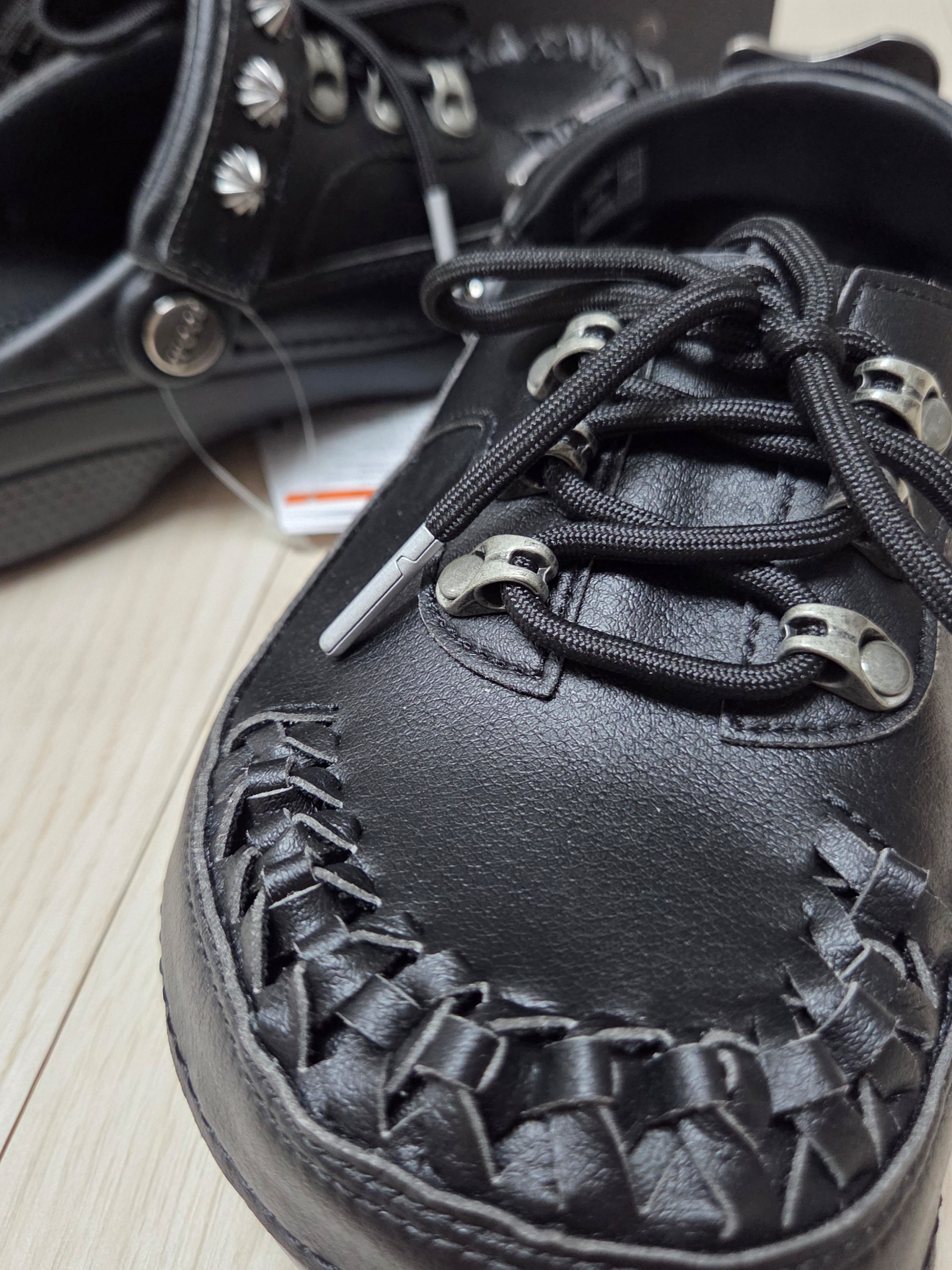 Crocs x Andersson Bell Classic Clog Black 착용 스타일 - 7