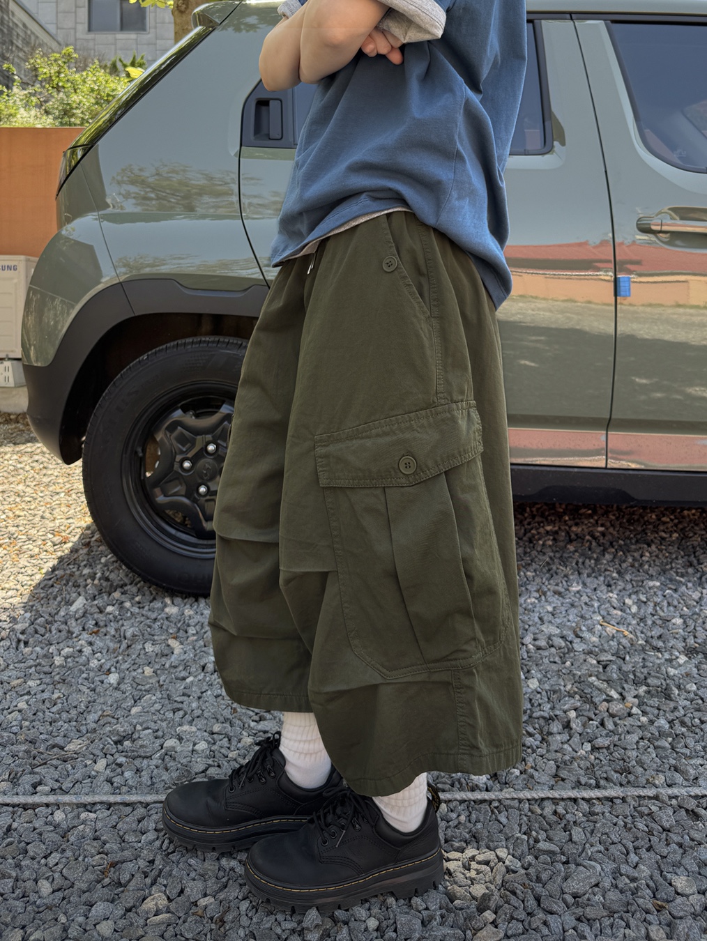 Dr. Martens Reeder Wyoming Leather Utility Shoes Black, Oakley Light Breathe Triple Black 착용 스타일 - 7