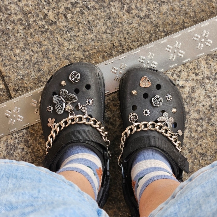 Crocs Classic Hiker Clog Black 착용 스타일