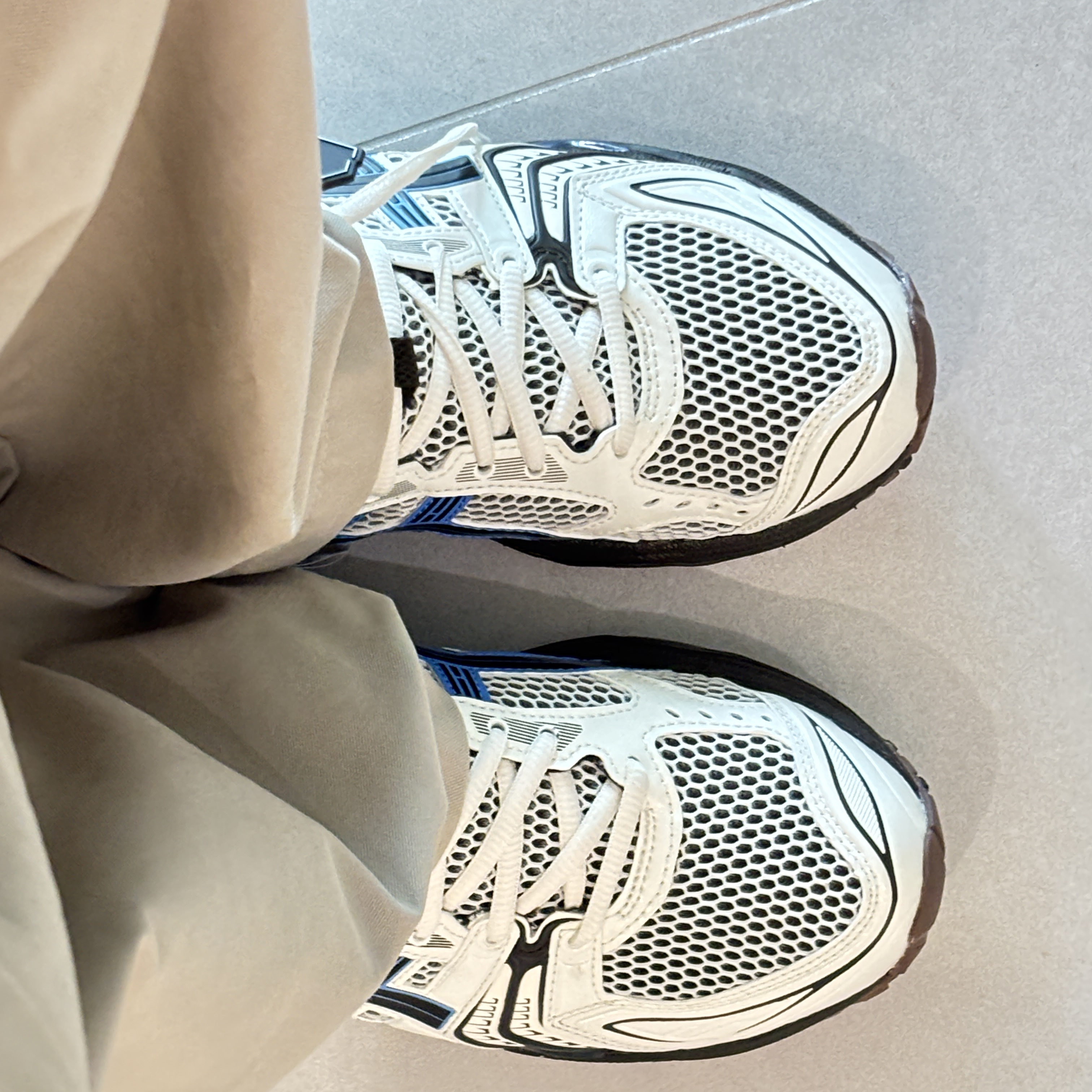 Asics Gel-Kayano 14 Cream Blue Coast 착용 스타일
