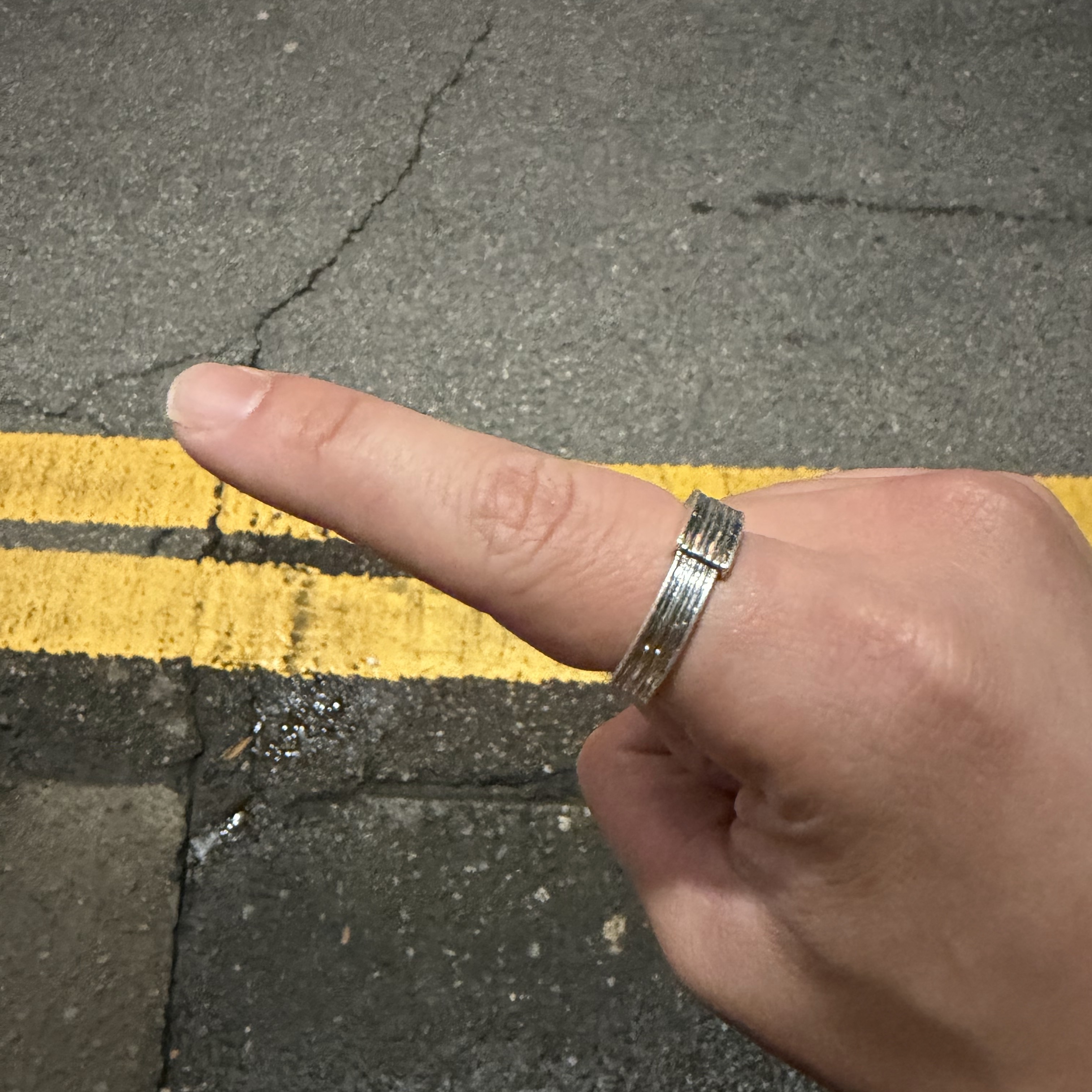 Millo Archive Ripple Spread Ring Silver 착용 스타일