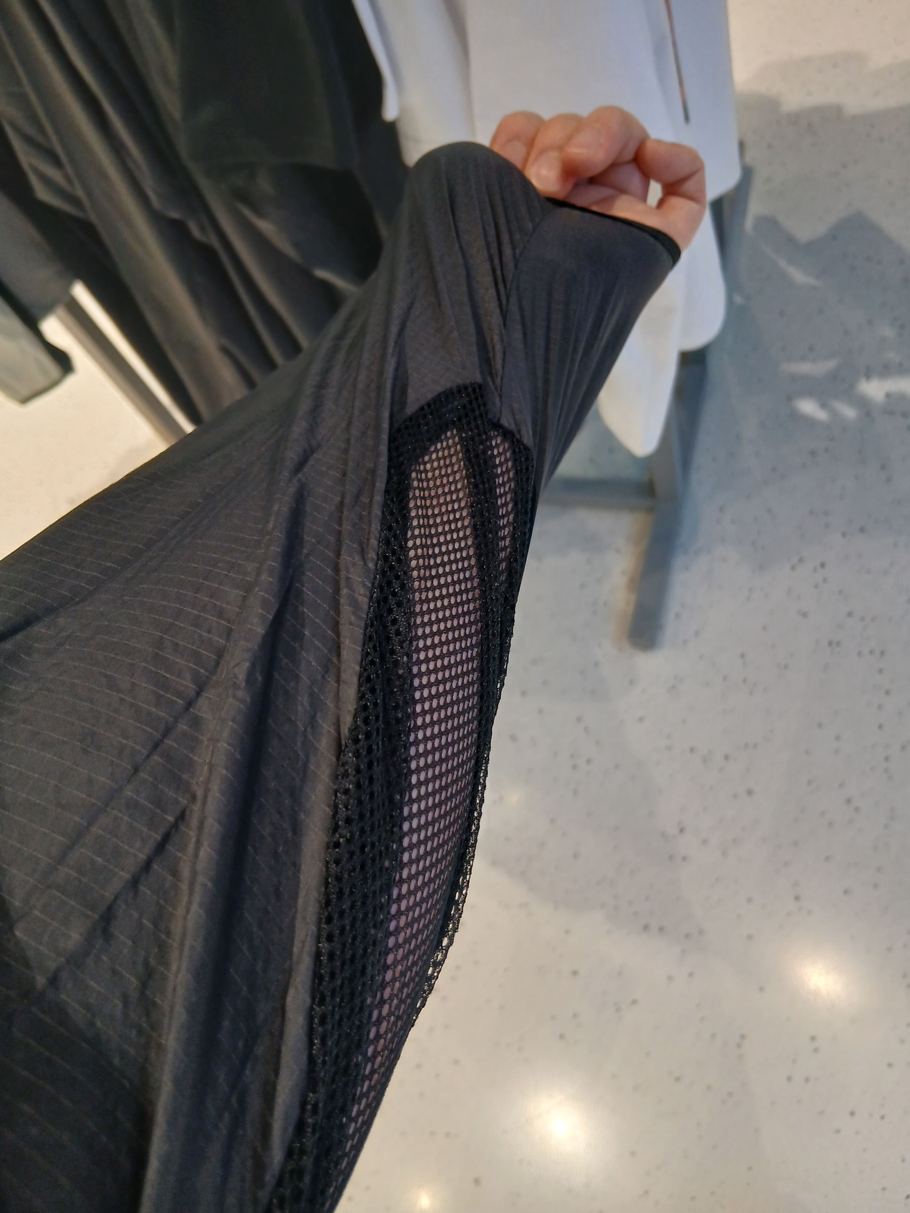 Nike ACG Aireez UV Protection Jacket Black Summit White - Asia 착용 스타일 - 2