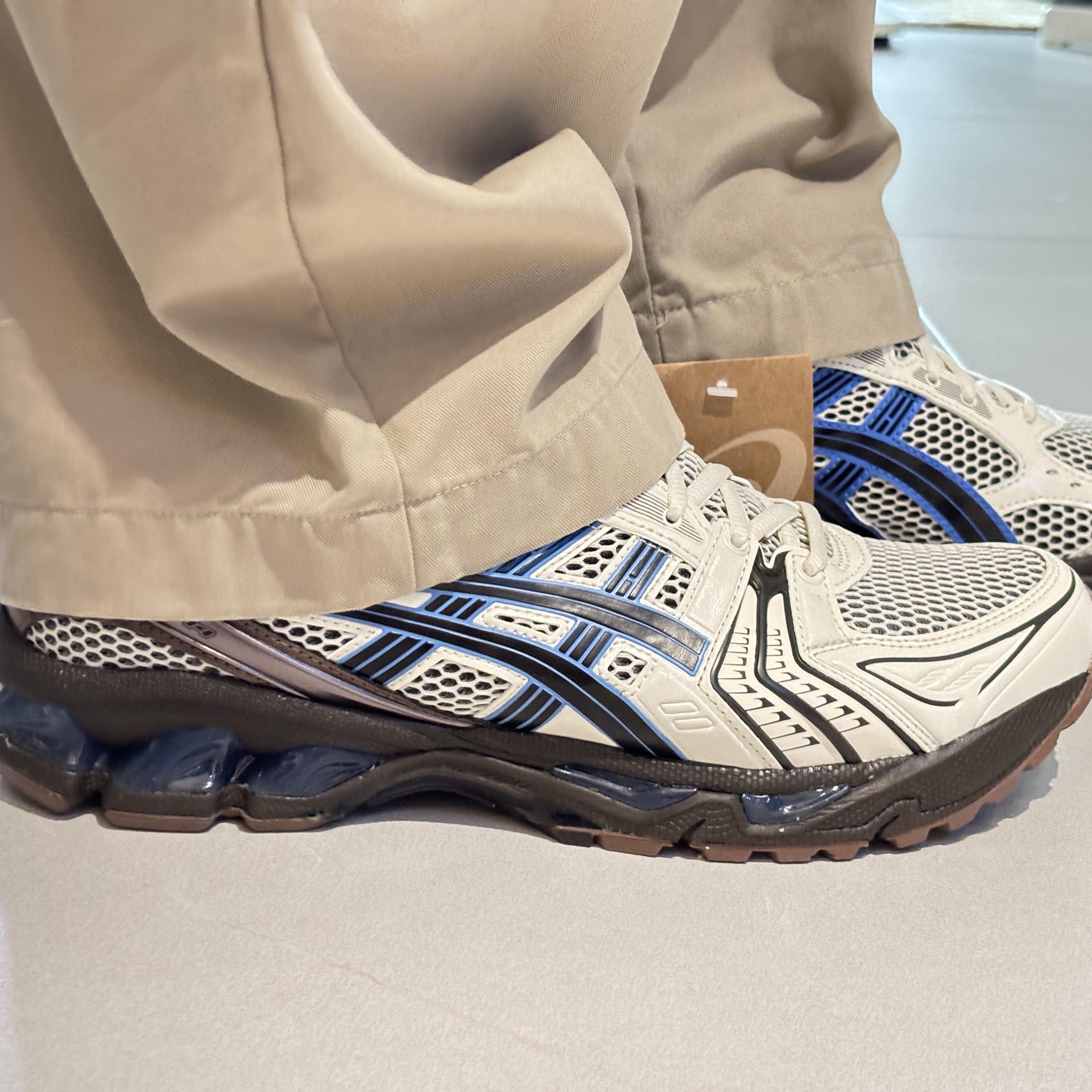 Asics Gel-Kayano 14 Cream Blue Coast 착용 스타일