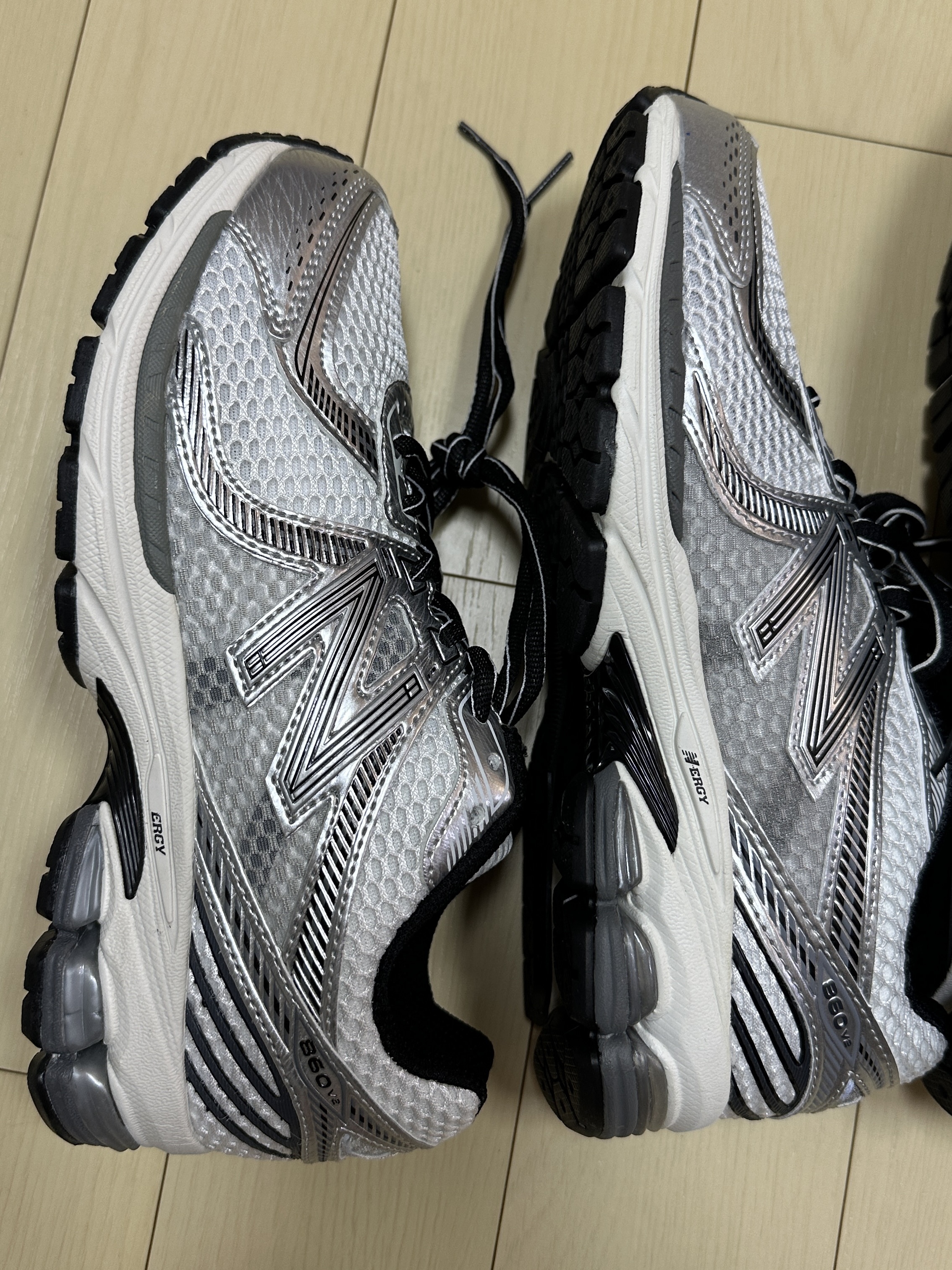New Balance 860v2 Optic White 착용 스타일 - 9
