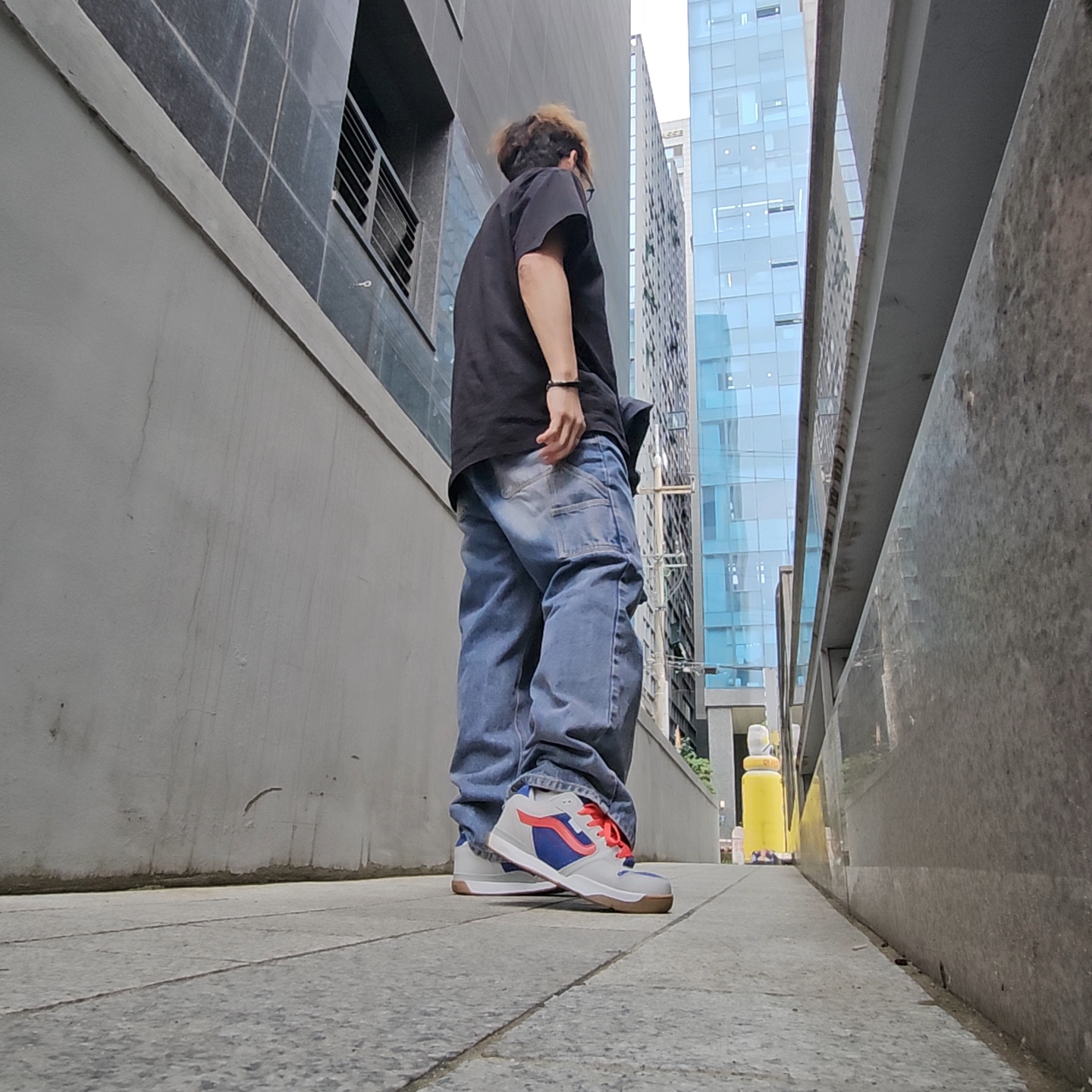 Stussy Wave Dye Beach Shell Jacket Navy, Vans Vault x Gallery Dept. Rowley XLT LX Blue Steel 착용 스타일 - 1