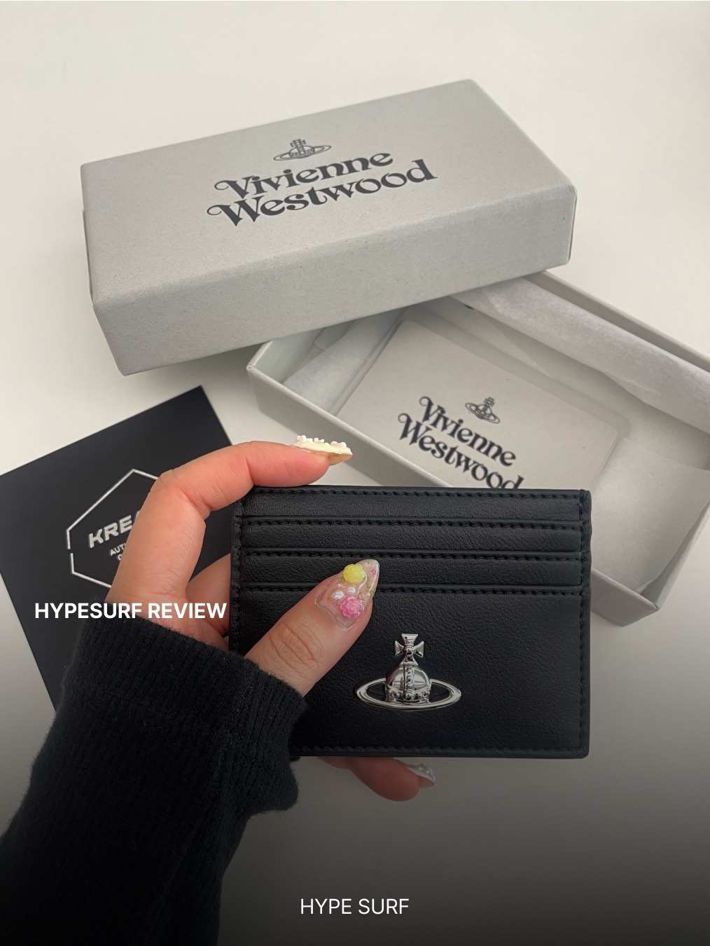 Vivienne Westwood Orb Bas Relief Card Holder Black 착용 스타일 - 2