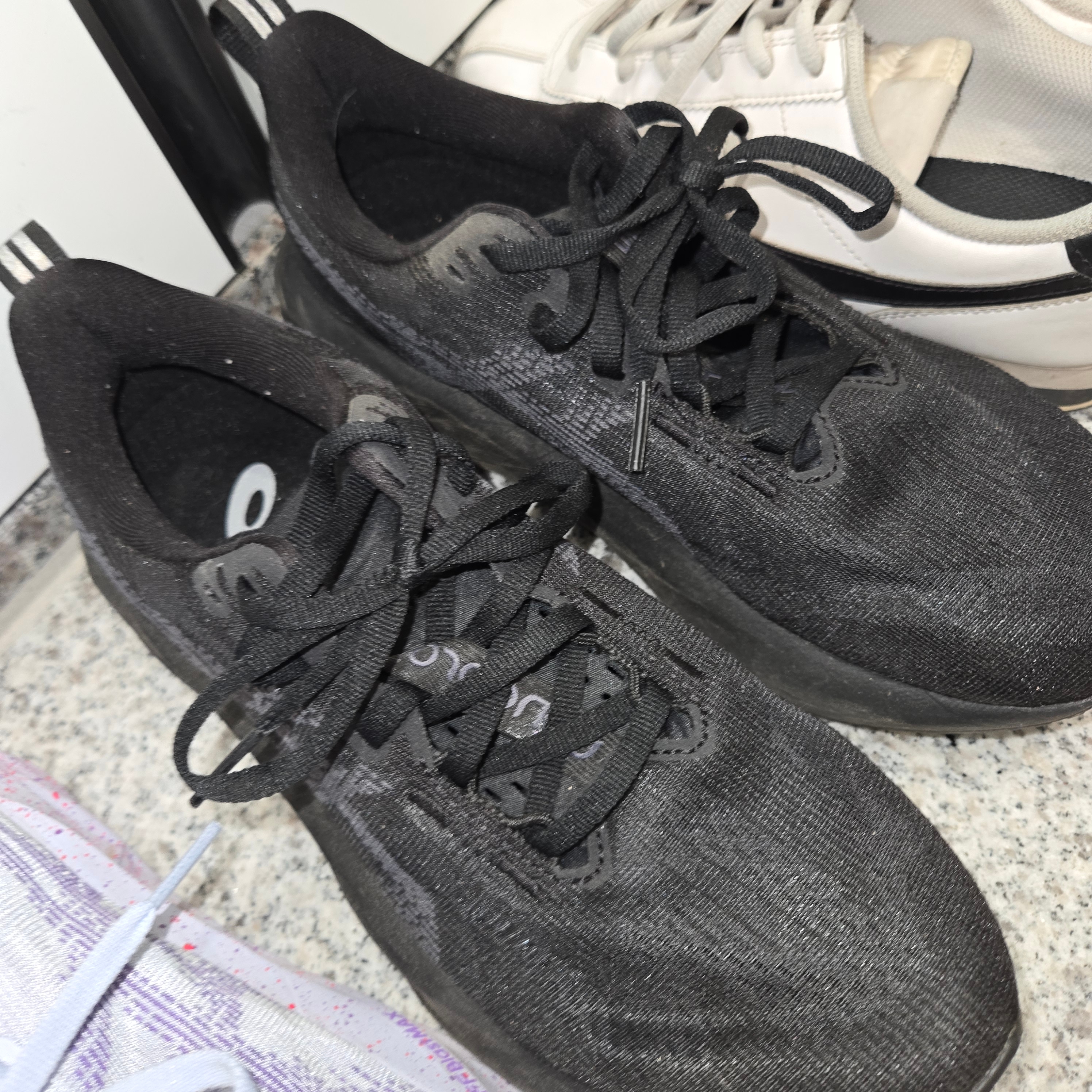 (W) Asics Novablast 5 Black Carrier Grey 착용 스타일